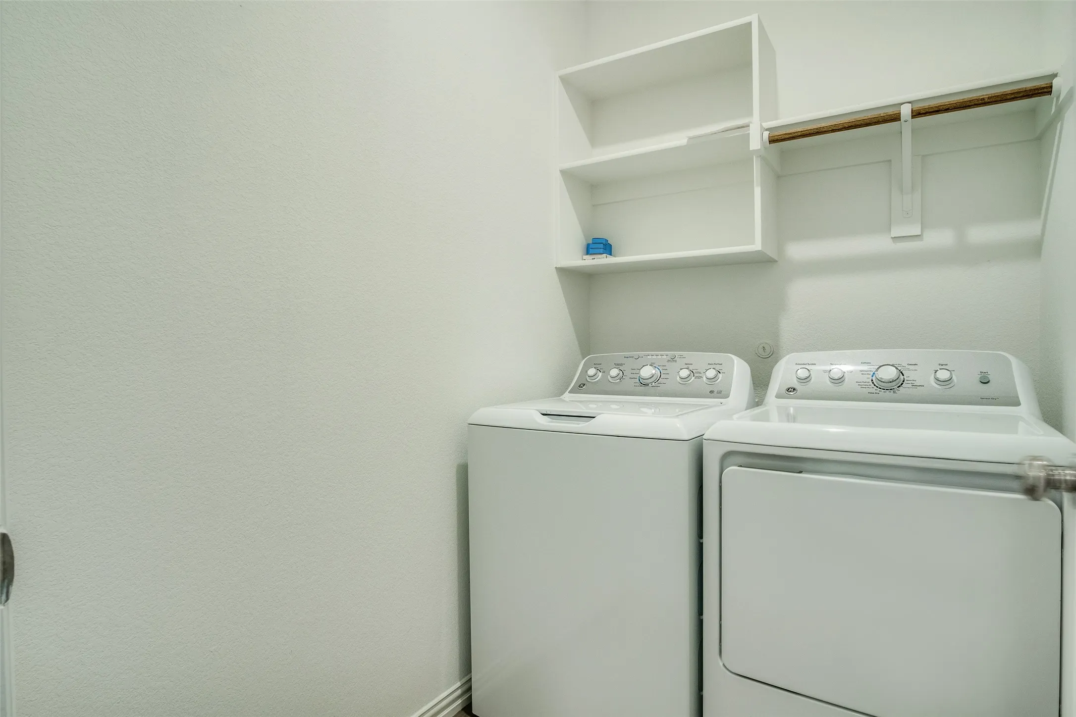 Single Family Residence For Rent in Tarrant County , 1228 Almond Road, Azle, Texas 76020, 4 Bedroom, 2 Bathroom, 2 Garage spaces, 1,996 Sqft, built in 2023, mls#21328391, Real Estate Agent in Azle, Homes For Rent in Tarrant county, Homes For Rent in Azle, Realtor in Azle Texas, Real Estate Brokerage Independent Realty Texas, Luminita Cordes Realtor