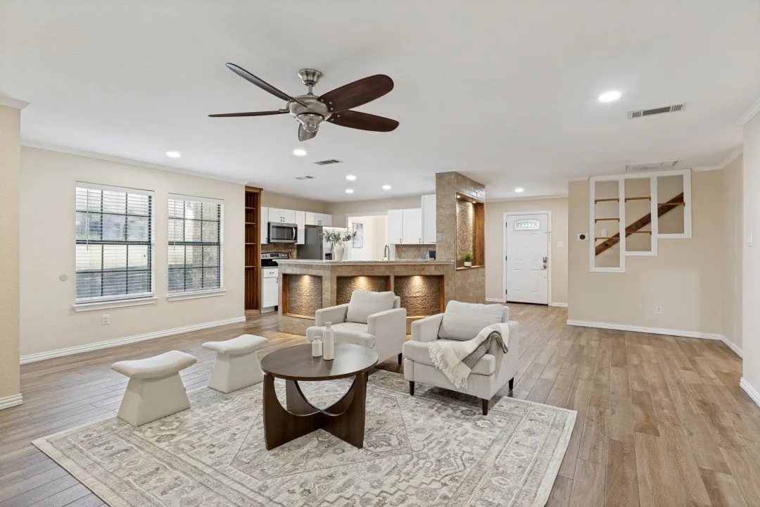 Single Family Residence For Sale in Tarrant County , 4220 Canyon Trail, Lake Worth, Texas 76135, 4 Bedroom, 3 Bathroom, 2 Garage spaces, 2,290 Sqft, built in 2005, mls#21328303, Real Estate Agent in Lake Worth, Homes For Sale in Tarrant county, Homes For Sale in Lake Worth, Realtor in Lake Worth Texas, Real Estate Brokerage Independent Realty Texas, Luminita Cordes Realtor