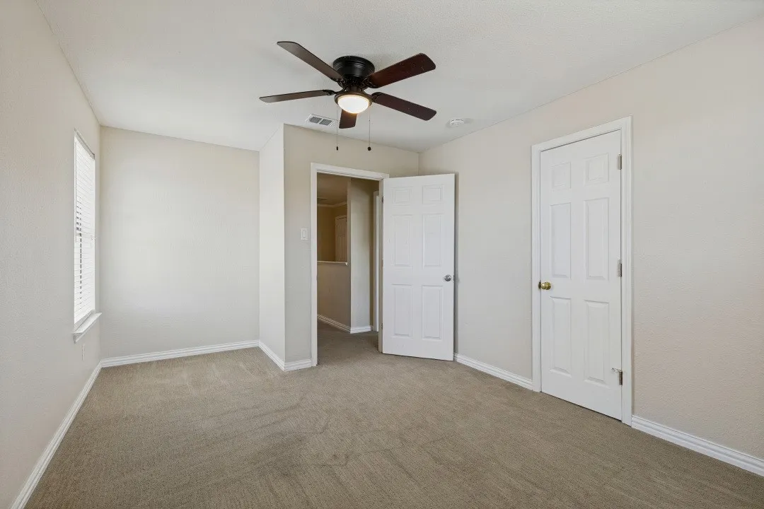 Single Family Residence For Sale in Tarrant County , 4220 Canyon Trail, Lake Worth, Texas 76135, 4 Bedroom, 3 Bathroom, 2 Garage spaces, 2,290 Sqft, built in 2005, mls#21328303, Real Estate Agent in Lake Worth, Homes For Sale in Tarrant county, Homes For Sale in Lake Worth, Realtor in Lake Worth Texas, Real Estate Brokerage Independent Realty Texas, Luminita Cordes Realtor