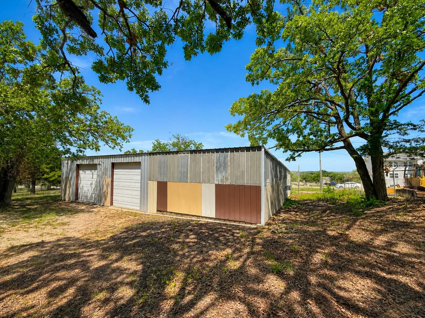 Industrial For Rent in Grayson County , 4109 Parkdale Lane, Denison, Texas 75020, 0, 0, Garage spaces, 0 Sqft, built in 1998, Price $3,000, mls#21330712, Real Estate Agent in Denison, Homes For Rent in Grayson county, Homes For Rent in Denison, Realtor in Denison Texas, Real Estate Brokerage Independent Realty Texas, Luminita Cordes Realtor