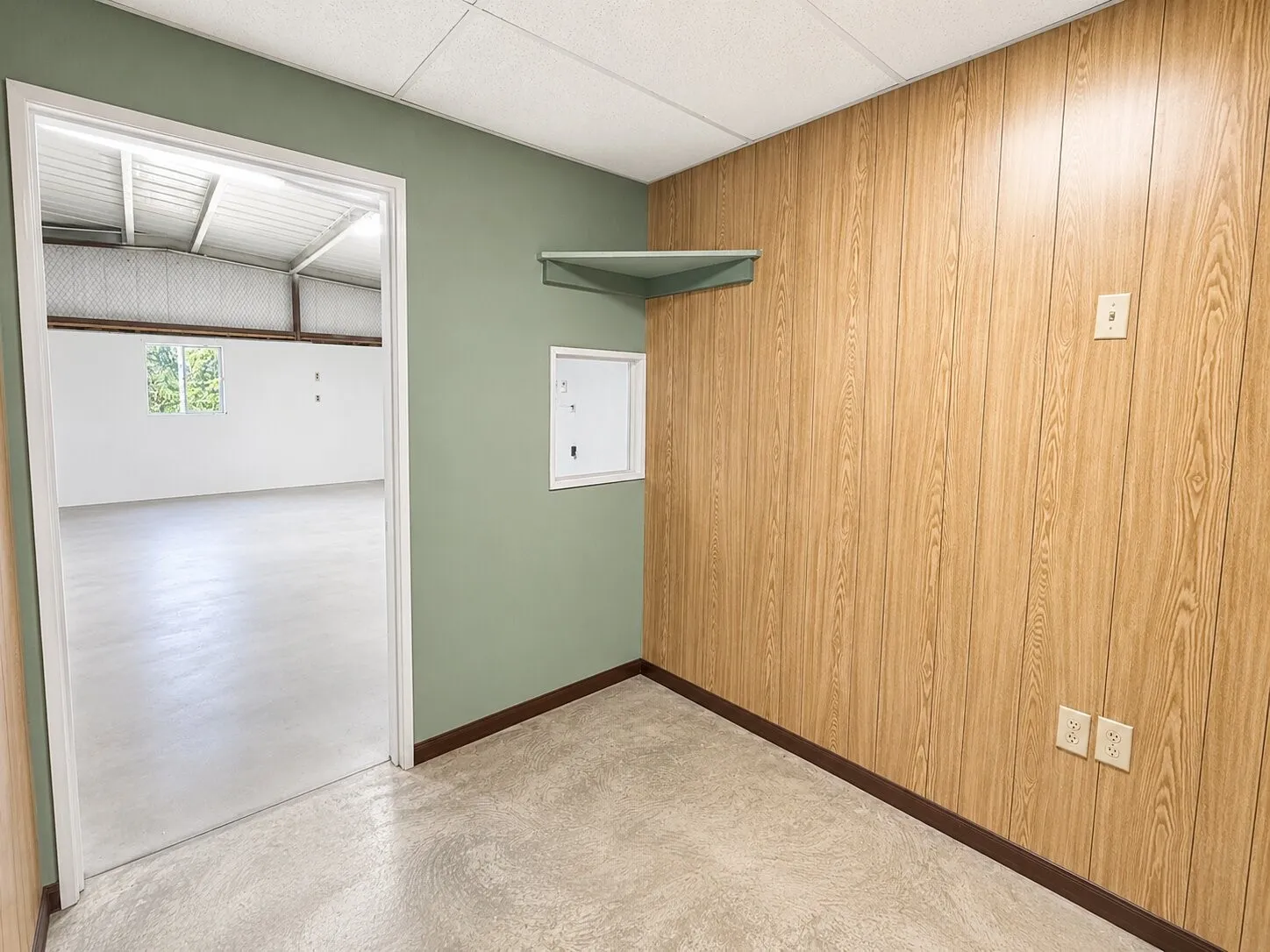 Industrial For Rent in Grayson County , 4109 Parkdale Lane, Denison, Texas 75020, 0, 0, Garage spaces, 0 Sqft, built in 1998, Price $3,000, mls#21330712, Real Estate Agent in Denison, Homes For Rent in Grayson county, Homes For Rent in Denison, Realtor in Denison Texas, Real Estate Brokerage Independent Realty Texas, Luminita Cordes Realtor