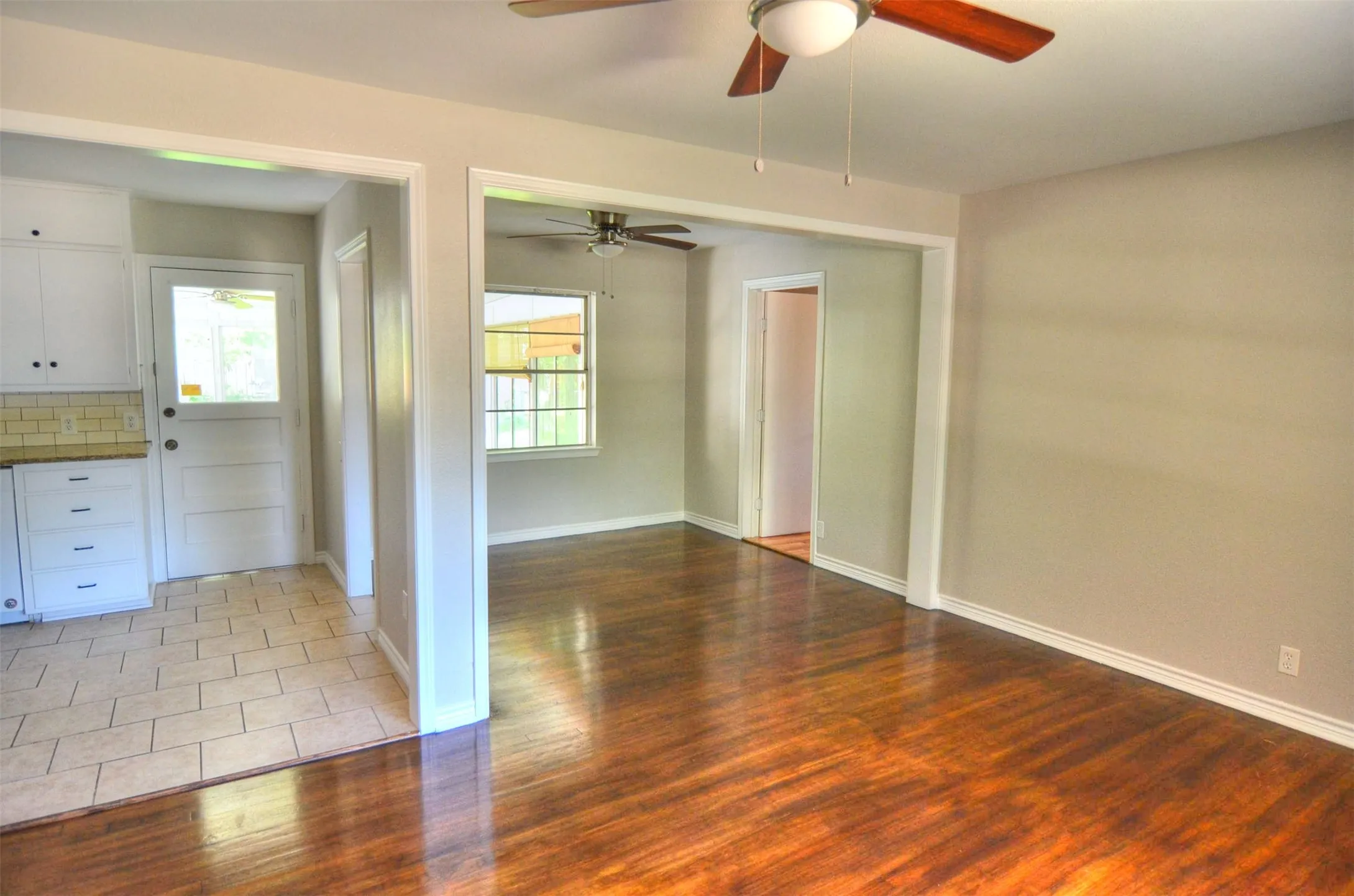 Single Family Residence For Rent in Dallas County , 11015 Visalia Drive, Dallas, Texas 75228, 3 Bedroom, 2 Bathroom, Garage spaces, 1,417 Sqft, built in 1953, mls#21331747, Real Estate Agent in Dallas, Homes For Rent in Dallas county, Homes For Rent in Dallas, Realtor in Dallas Texas, Real Estate Brokerage Independent Realty Texas, Luminita Cordes Realtor