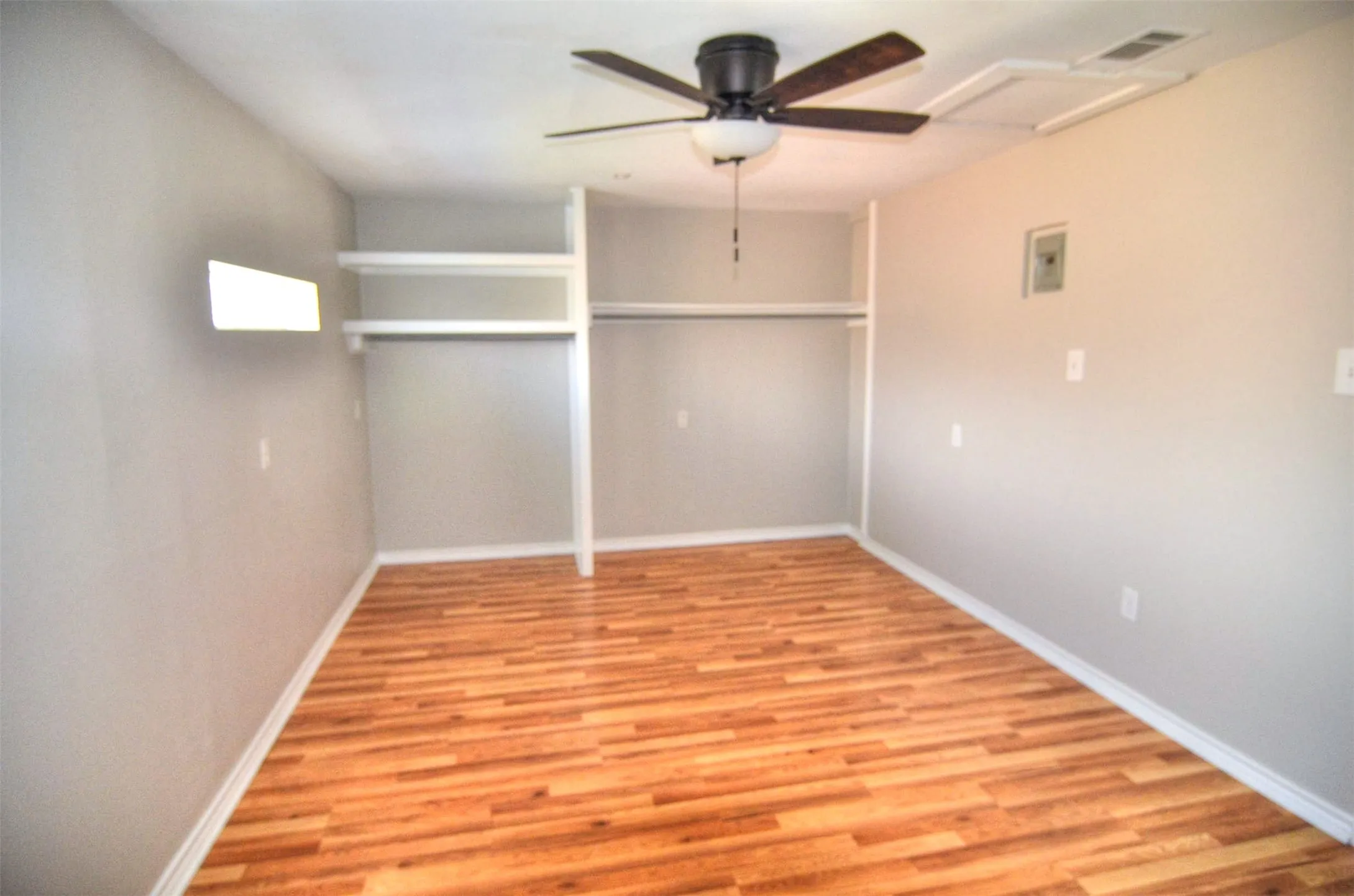 Single Family Residence For Rent in Dallas County , 11015 Visalia Drive, Dallas, Texas 75228, 3 Bedroom, 2 Bathroom, Garage spaces, 1,417 Sqft, built in 1953, mls#21331747, Real Estate Agent in Dallas, Homes For Rent in Dallas county, Homes For Rent in Dallas, Realtor in Dallas Texas, Real Estate Brokerage Independent Realty Texas, Luminita Cordes Realtor