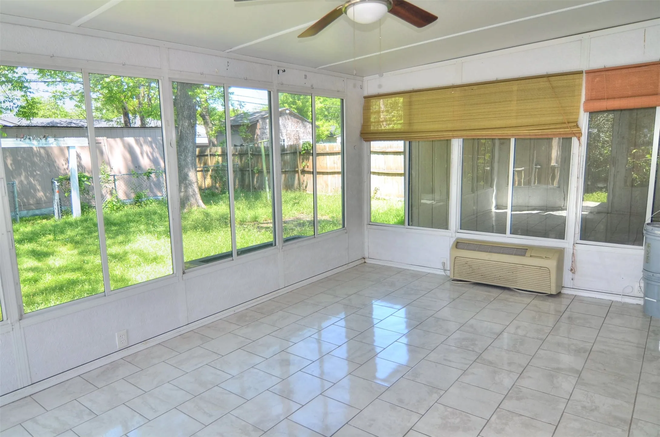 Single Family Residence For Rent in Dallas County , 11015 Visalia Drive, Dallas, Texas 75228, 3 Bedroom, 2 Bathroom, Garage spaces, 1,417 Sqft, built in 1953, mls#21331747, Real Estate Agent in Dallas, Homes For Rent in Dallas county, Homes For Rent in Dallas, Realtor in Dallas Texas, Real Estate Brokerage Independent Realty Texas, Luminita Cordes Realtor