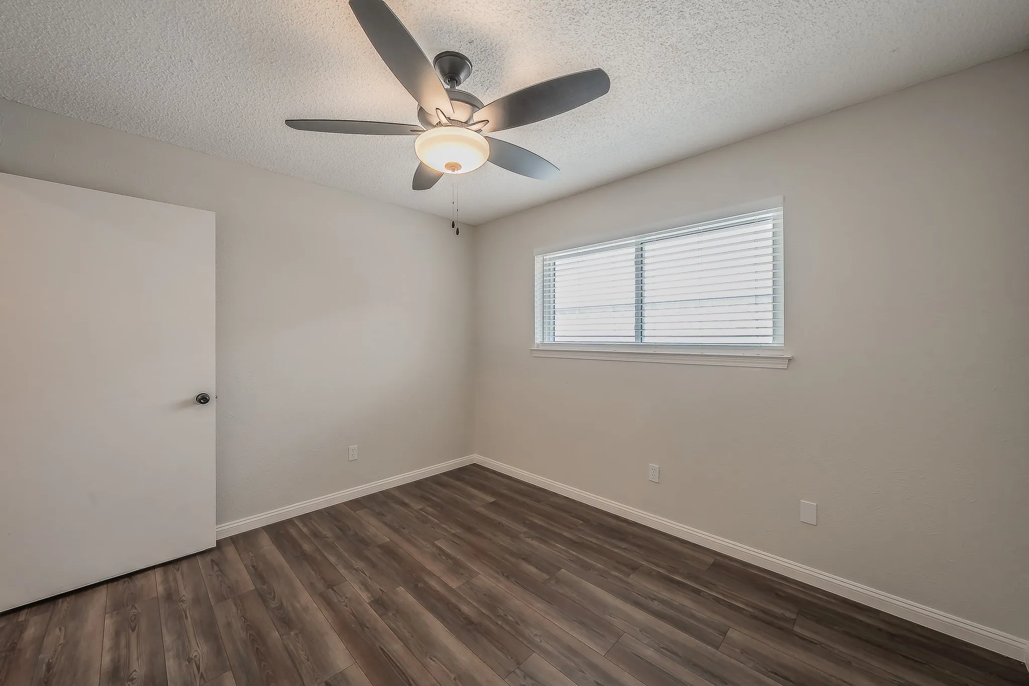 Single Family Residence For Rent in Tarrant County , 1100 Purdue Drive, Arlington, Texas 76012, 3 Bedroom, 2 Bathroom, 2 Garage spaces, 1,859 Sqft, built in 1977, mls#21326529, Real Estate Agent in Arlington, Homes For Rent in Tarrant county, Homes For Rent in Arlington, Realtor in Arlington Texas, Real Estate Brokerage Independent Realty Texas, Luminita Cordes Realtor