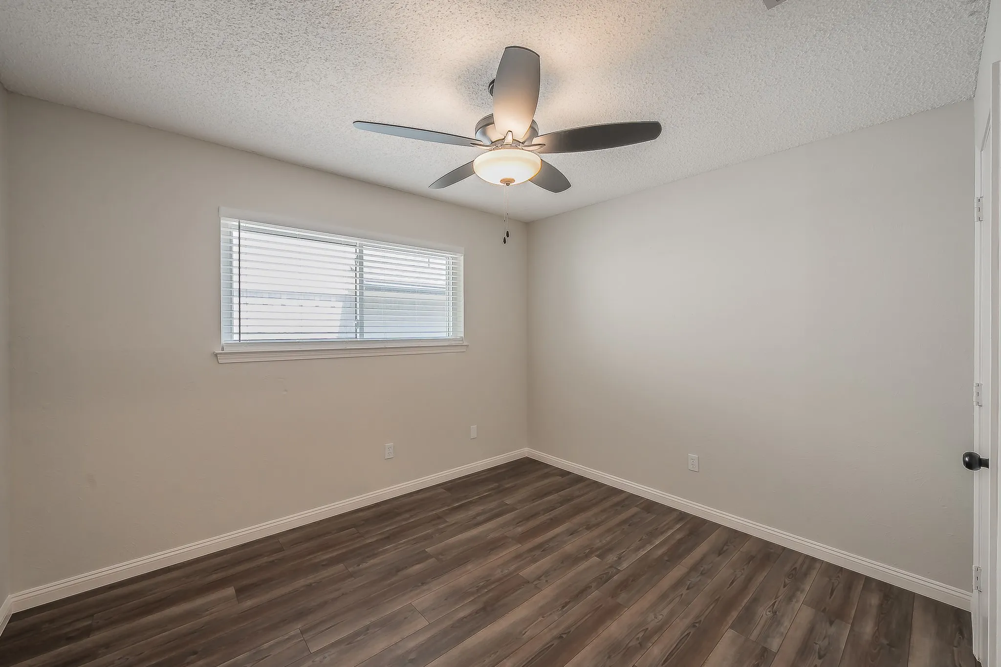 Single Family Residence For Rent in Tarrant County , 1100 Purdue Drive, Arlington, Texas 76012, 3 Bedroom, 2 Bathroom, 2 Garage spaces, 1,859 Sqft, built in 1977, mls#21326529, Real Estate Agent in Arlington, Homes For Rent in Tarrant county, Homes For Rent in Arlington, Realtor in Arlington Texas, Real Estate Brokerage Independent Realty Texas, Luminita Cordes Realtor