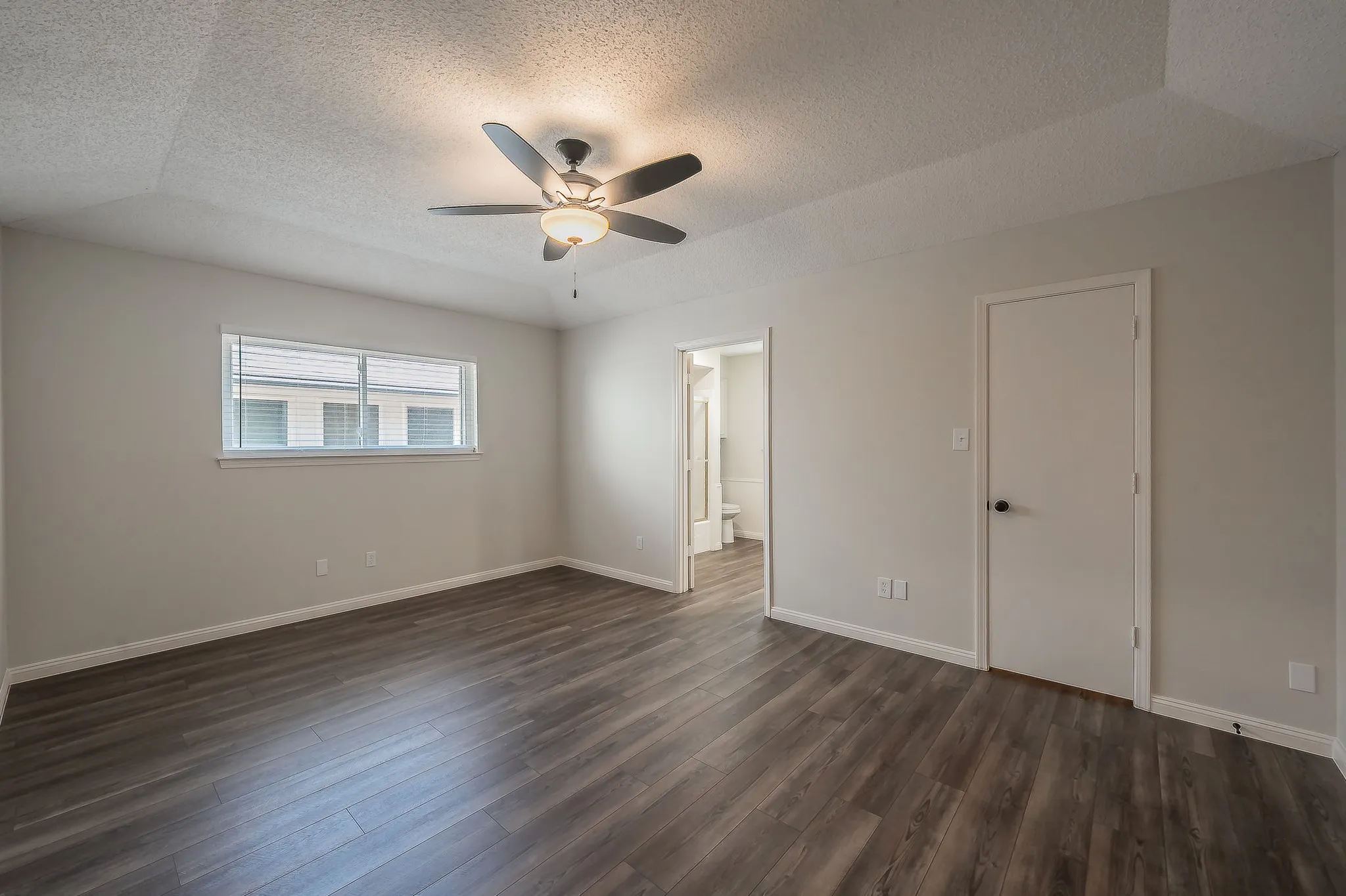 Single Family Residence For Rent in Tarrant County , 1100 Purdue Drive, Arlington, Texas 76012, 3 Bedroom, 2 Bathroom, 2 Garage spaces, 1,859 Sqft, built in 1977, mls#21326529, Real Estate Agent in Arlington, Homes For Rent in Tarrant county, Homes For Rent in Arlington, Realtor in Arlington Texas, Real Estate Brokerage Independent Realty Texas, Luminita Cordes Realtor