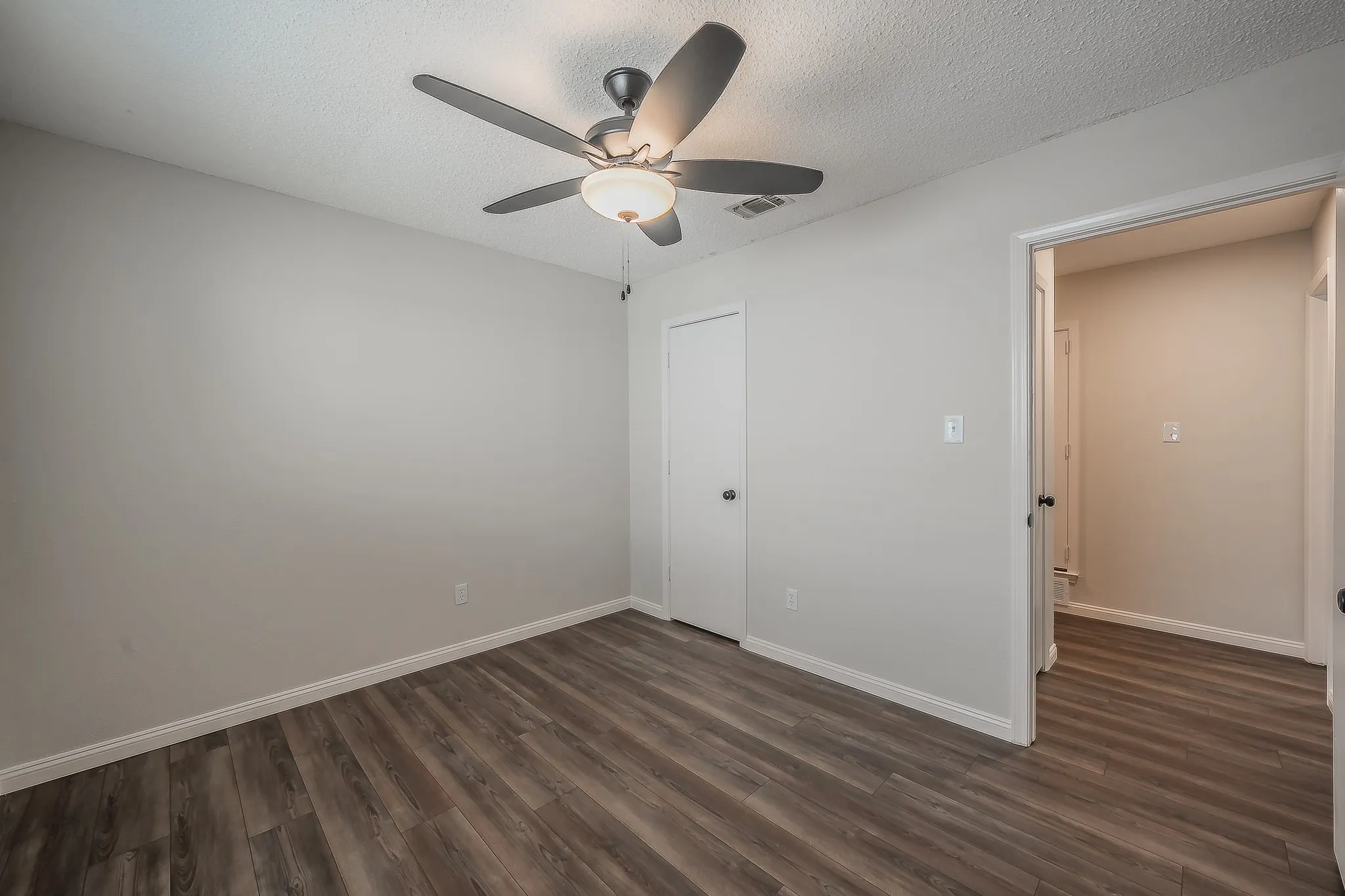 Single Family Residence For Rent in Tarrant County , 1100 Purdue Drive, Arlington, Texas 76012, 3 Bedroom, 2 Bathroom, 2 Garage spaces, 1,859 Sqft, built in 1977, mls#21326529, Real Estate Agent in Arlington, Homes For Rent in Tarrant county, Homes For Rent in Arlington, Realtor in Arlington Texas, Real Estate Brokerage Independent Realty Texas, Luminita Cordes Realtor