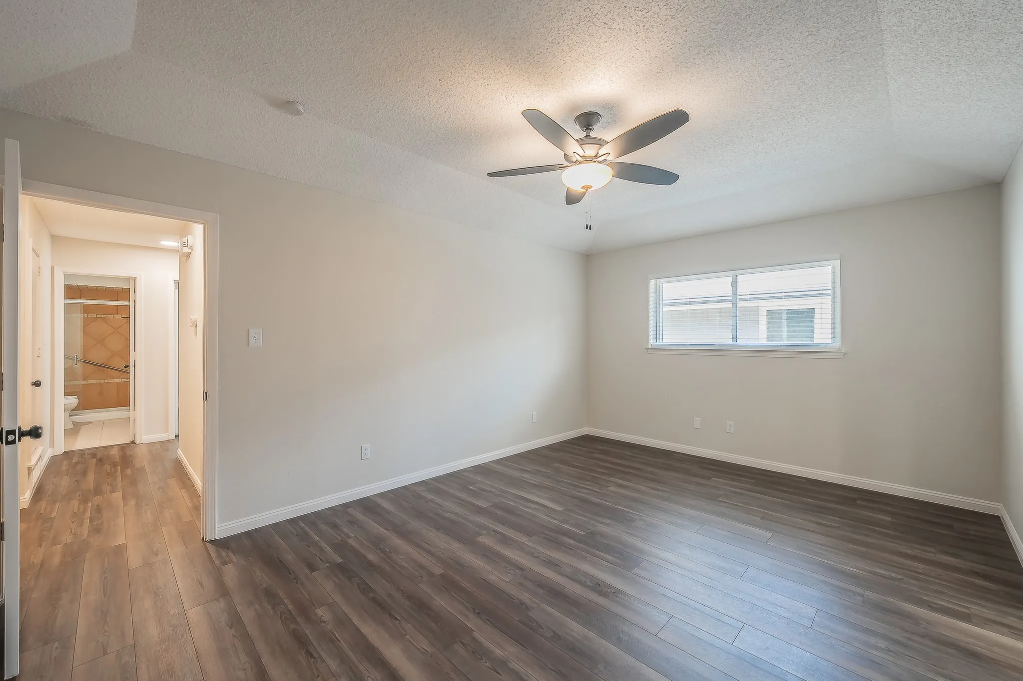 Single Family Residence For Rent in Tarrant County , 1100 Purdue Drive, Arlington, Texas 76012, 3 Bedroom, 2 Bathroom, 2 Garage spaces, 1,859 Sqft, built in 1977, mls#21326529, Real Estate Agent in Arlington, Homes For Rent in Tarrant county, Homes For Rent in Arlington, Realtor in Arlington Texas, Real Estate Brokerage Independent Realty Texas, Luminita Cordes Realtor