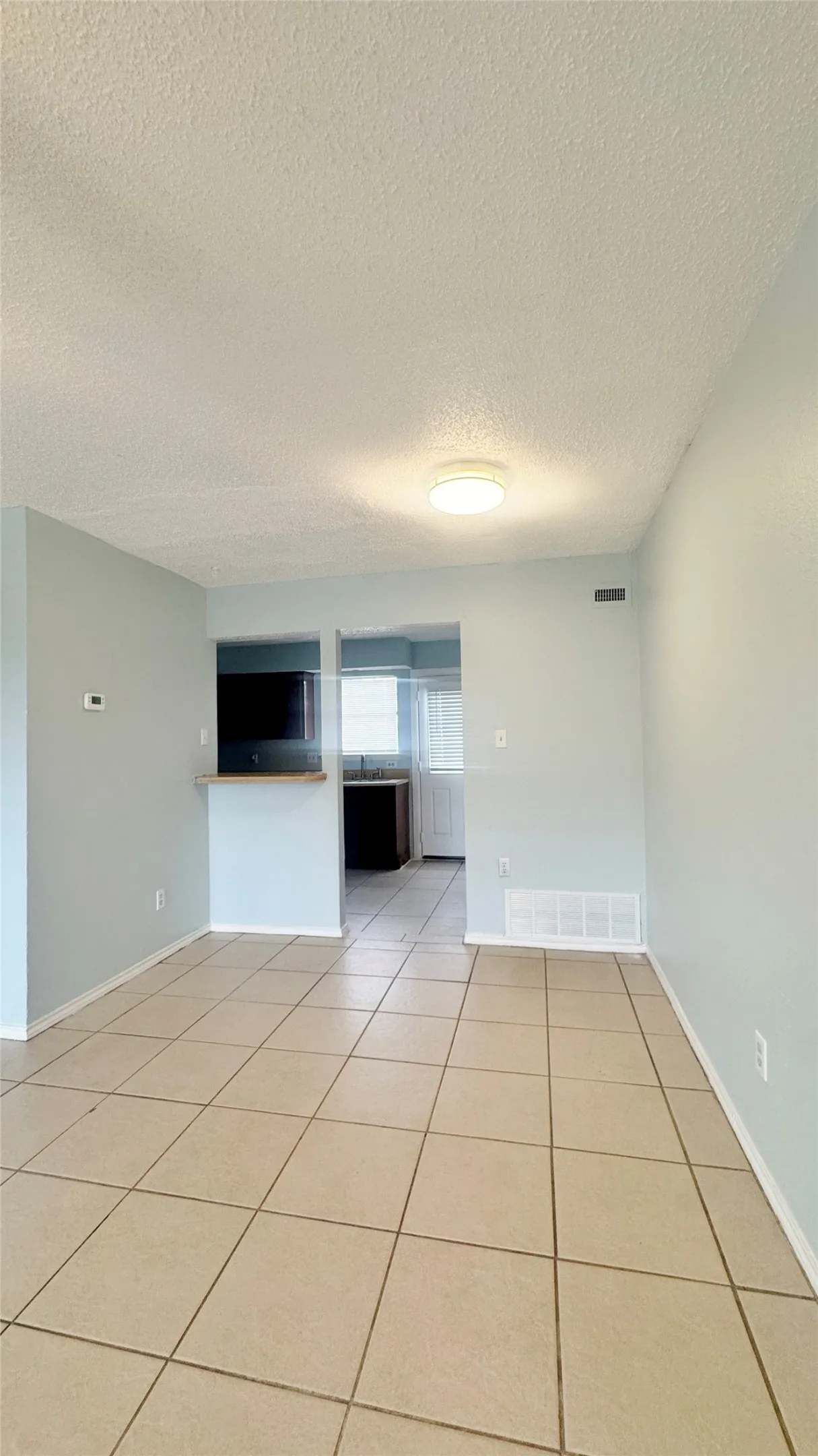 Apartment For Rent in Dallas County , 2817 Wimbledon Court A, Garland, Texas 75041, 2 Bedroom, 2 Bathroom, Garage spaces, 1,040 Sqft, built in 1986, mls#21331756, Real Estate Agent in Garland, Homes For Rent in Dallas county, Homes For Rent in Garland, Realtor in Garland Texas, Real Estate Brokerage Independent Realty Texas, Luminita Cordes Realtor