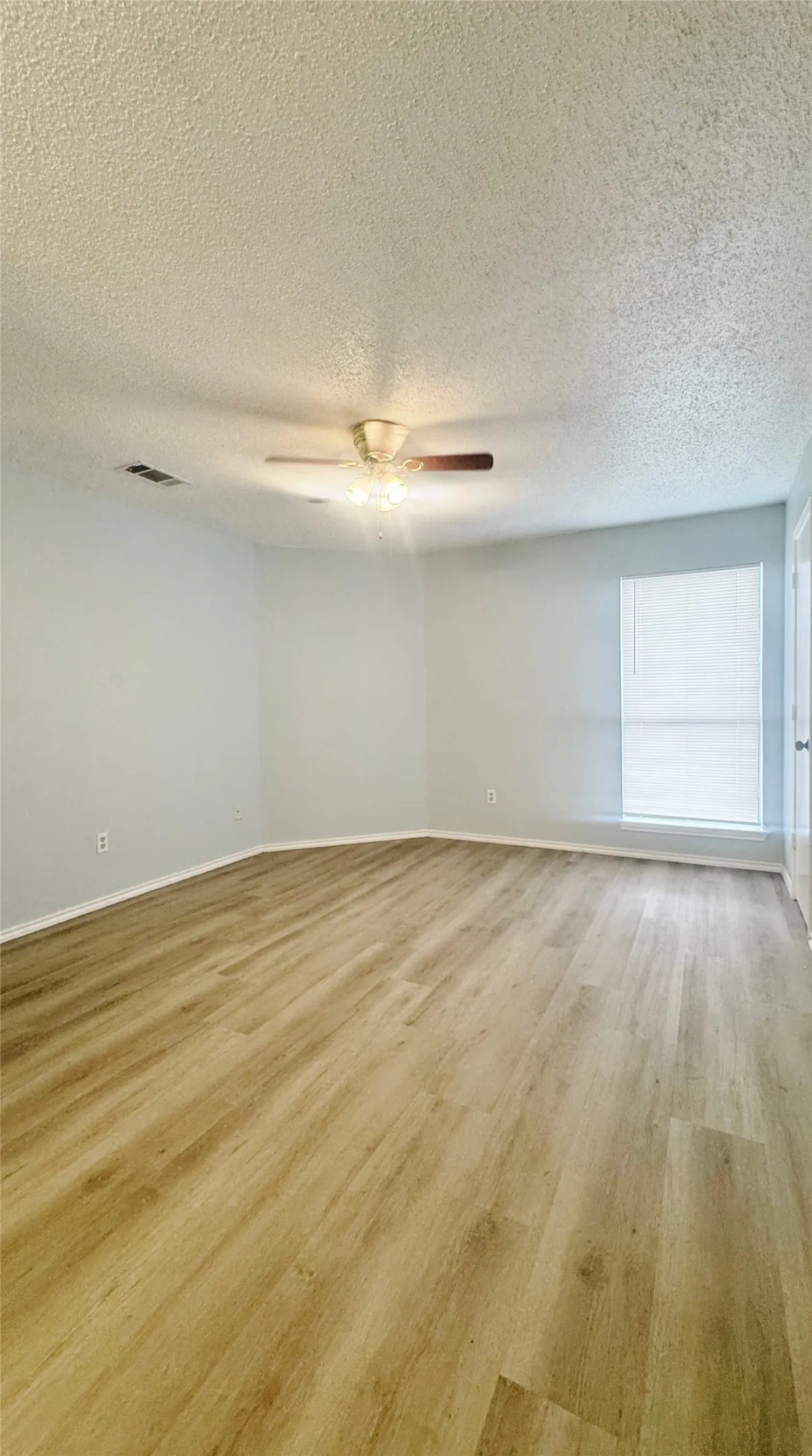 Apartment For Rent in Dallas County , 2817 Wimbledon Court A, Garland, Texas 75041, 2 Bedroom, 2 Bathroom, Garage spaces, 1,040 Sqft, built in 1986, mls#21331756, Real Estate Agent in Garland, Homes For Rent in Dallas county, Homes For Rent in Garland, Realtor in Garland Texas, Real Estate Brokerage Independent Realty Texas, Luminita Cordes Realtor