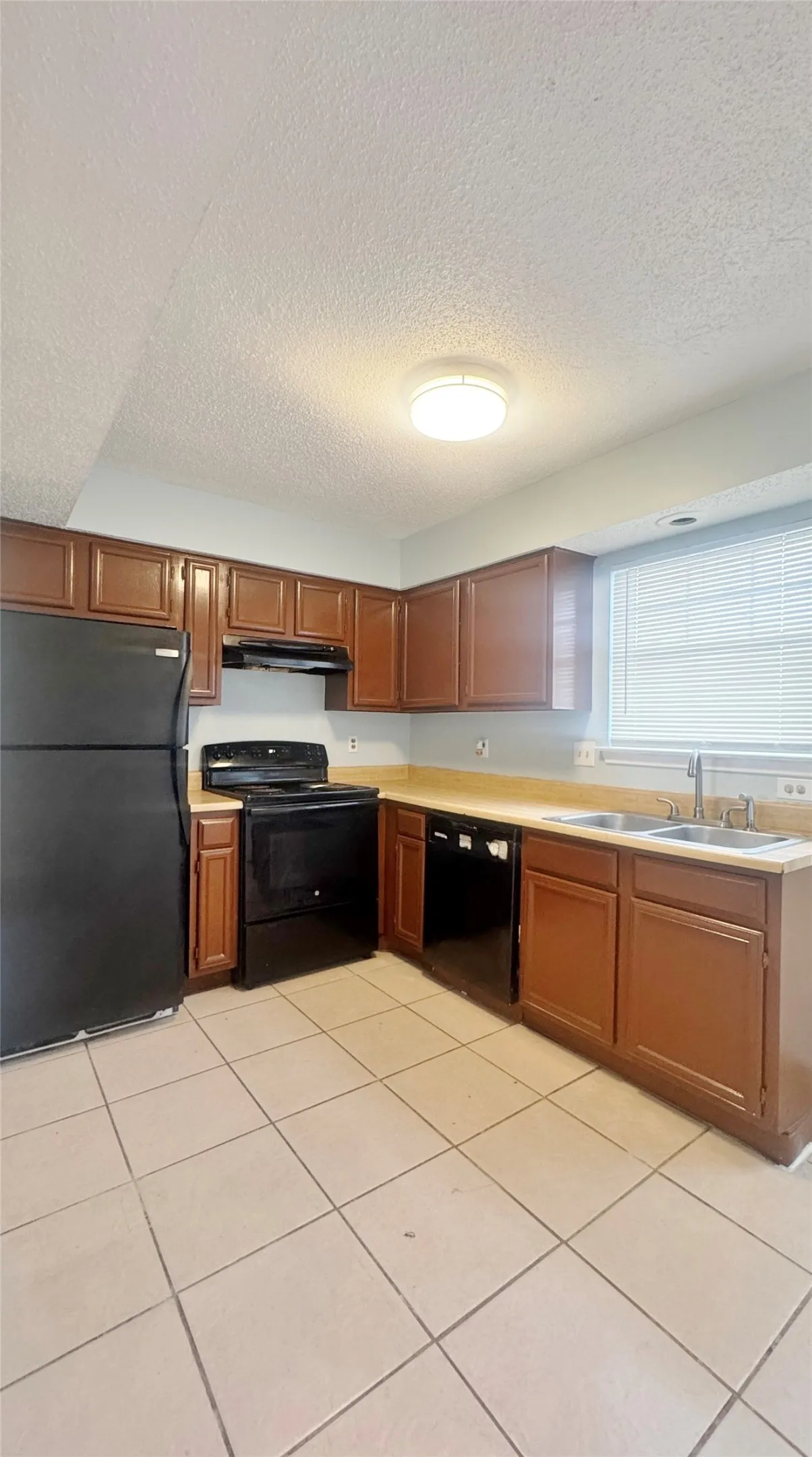 Apartment For Rent in Dallas County , 2817 Wimbledon Court A, Garland, Texas 75041, 2 Bedroom, 2 Bathroom, Garage spaces, 1,040 Sqft, built in 1986, mls#21331756, Real Estate Agent in Garland, Homes For Rent in Dallas county, Homes For Rent in Garland, Realtor in Garland Texas, Real Estate Brokerage Independent Realty Texas, Luminita Cordes Realtor
