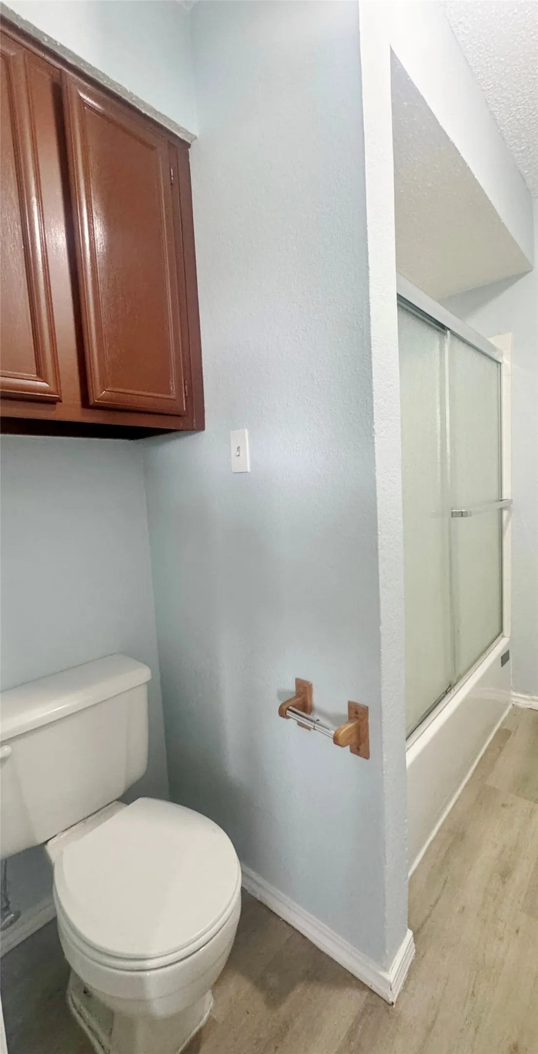 Apartment For Rent in Dallas County , 2817 Wimbledon Court A, Garland, Texas 75041, 2 Bedroom, 2 Bathroom, Garage spaces, 1,040 Sqft, built in 1986, mls#21331756, Real Estate Agent in Garland, Homes For Rent in Dallas county, Homes For Rent in Garland, Realtor in Garland Texas, Real Estate Brokerage Independent Realty Texas, Luminita Cordes Realtor