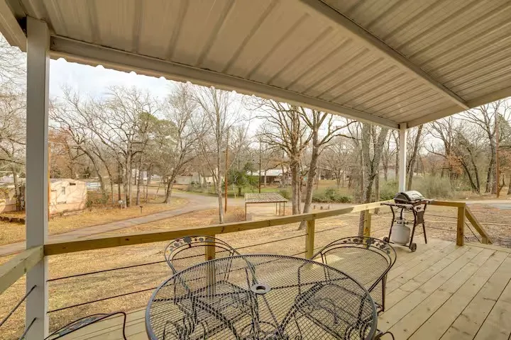 Mobile Home For Sale in Henderson County , 101 Crocker Drive, Malakoff, Texas 75148, 2 Bedroom, 2 Bathroom, Garage spaces, 980 Sqft, built in 0, mls#21331719, Real Estate Agent in Malakoff, Homes For Sale in Henderson county, Homes For Sale in Malakoff, Realtor in Malakoff Texas, Real Estate Brokerage Independent Realty Texas, Luminita Cordes Realtor