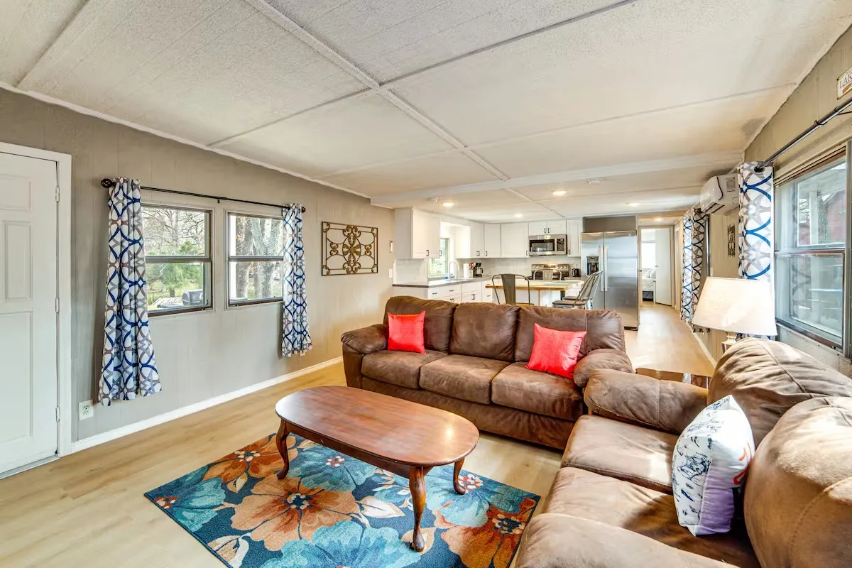 Mobile Home For Sale in Henderson County , 101 Crocker Drive, Malakoff, Texas 75148, 2 Bedroom, 2 Bathroom, Garage spaces, 980 Sqft, built in 0, mls#21331719, Real Estate Agent in Malakoff, Homes For Sale in Henderson county, Homes For Sale in Malakoff, Realtor in Malakoff Texas, Real Estate Brokerage Independent Realty Texas, Luminita Cordes Realtor