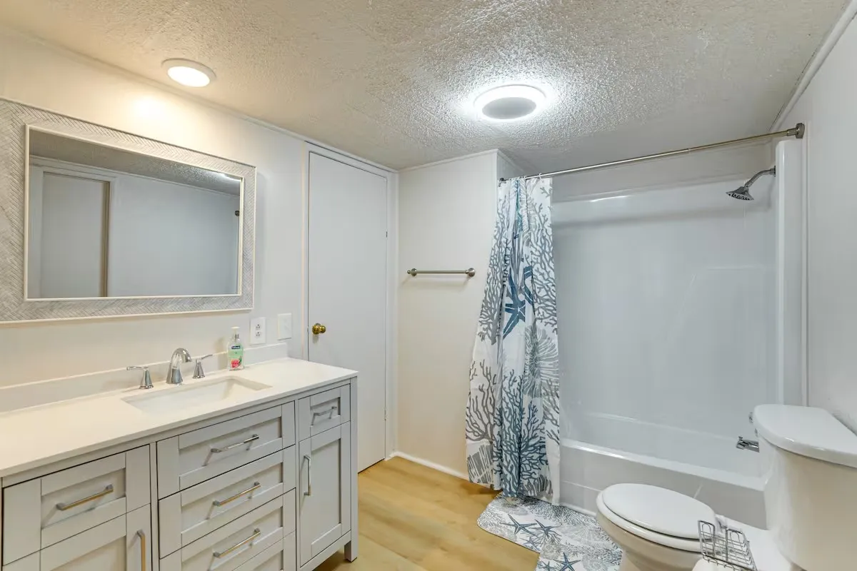 Mobile Home For Sale in Henderson County , 101 Crocker Drive, Malakoff, Texas 75148, 2 Bedroom, 2 Bathroom, Garage spaces, 980 Sqft, built in 0, mls#21331719, Real Estate Agent in Malakoff, Homes For Sale in Henderson county, Homes For Sale in Malakoff, Realtor in Malakoff Texas, Real Estate Brokerage Independent Realty Texas, Luminita Cordes Realtor