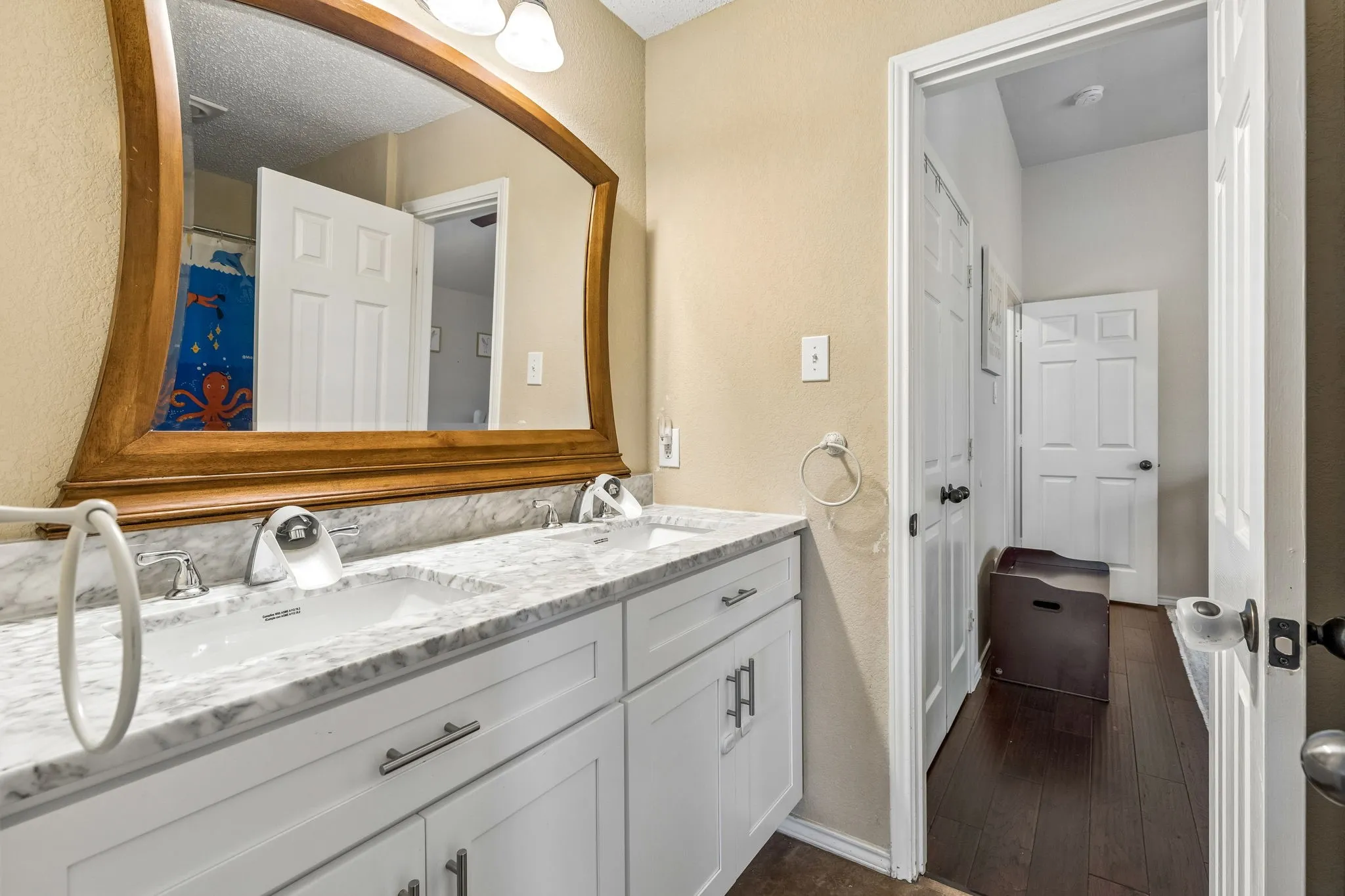 Single Family Residence For Sale in Rockwall County , 8710 Creekside Drive, Rowlett, Texas 75089, 4 Bedroom, 4 Bathroom, 2 Garage spaces, 3,349 Sqft, built in 1992, mls#21326871, Real Estate Agent in Rowlett, Homes For Sale in Rockwall county, Homes For Sale in Rowlett, Realtor in Rowlett Texas, Real Estate Brokerage Independent Realty Texas, Luminita Cordes Realtor
