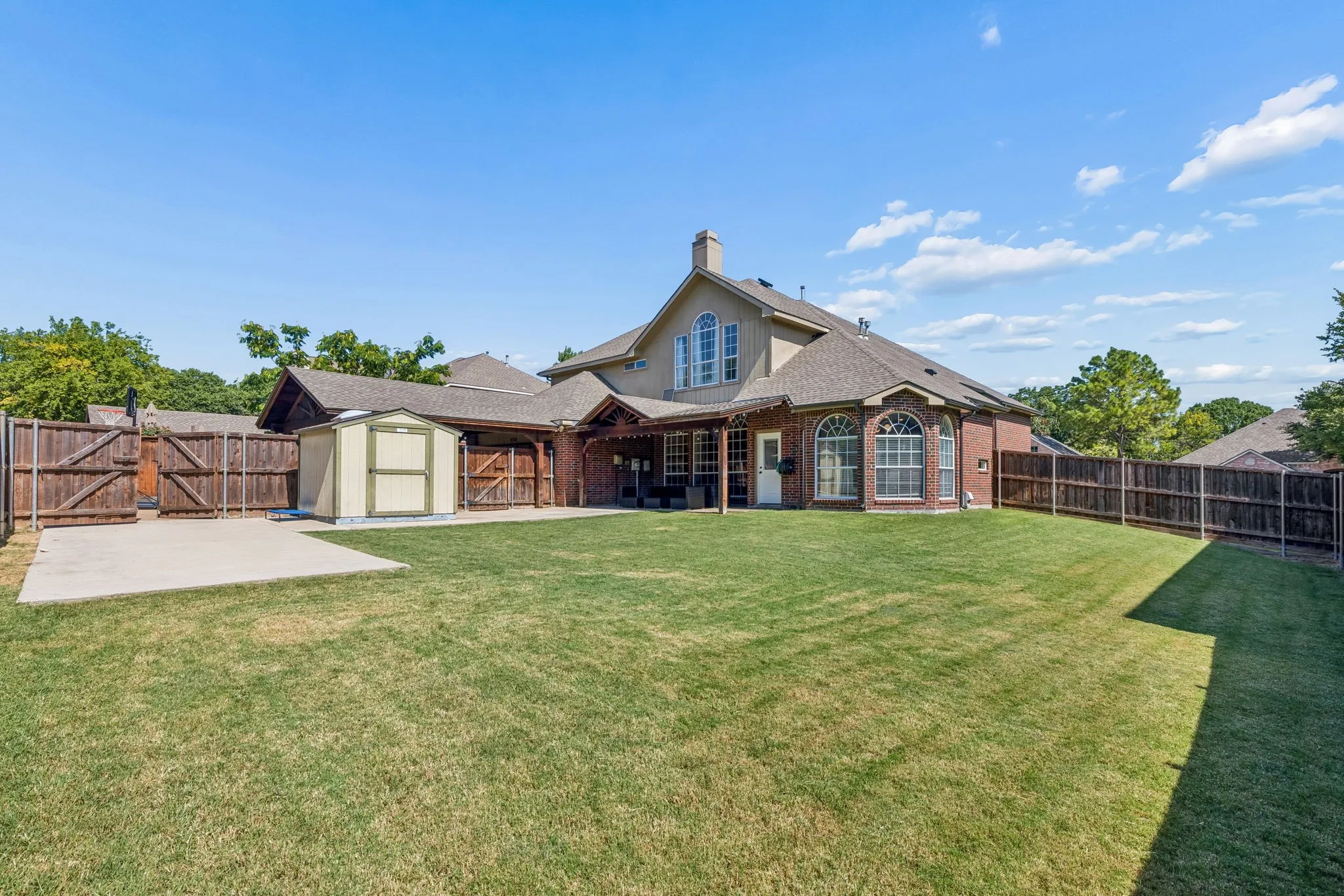 Single Family Residence For Sale in Rockwall County , 8710 Creekside Drive, Rowlett, Texas 75089, 4 Bedroom, 4 Bathroom, 2 Garage spaces, 3,349 Sqft, built in 1992, mls#21326871, Real Estate Agent in Rowlett, Homes For Sale in Rockwall county, Homes For Sale in Rowlett, Realtor in Rowlett Texas, Real Estate Brokerage Independent Realty Texas, Luminita Cordes Realtor