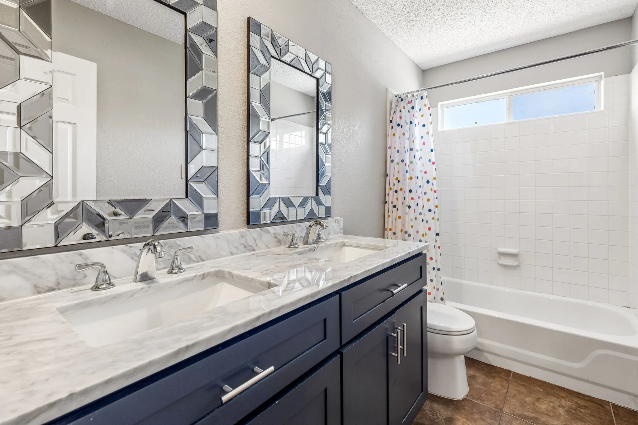 Single Family Residence For Sale in Rockwall County , 8710 Creekside Drive, Rowlett, Texas 75089, 4 Bedroom, 4 Bathroom, 2 Garage spaces, 3,349 Sqft, built in 1992, mls#21326871, Real Estate Agent in Rowlett, Homes For Sale in Rockwall county, Homes For Sale in Rowlett, Realtor in Rowlett Texas, Real Estate Brokerage Independent Realty Texas, Luminita Cordes Realtor