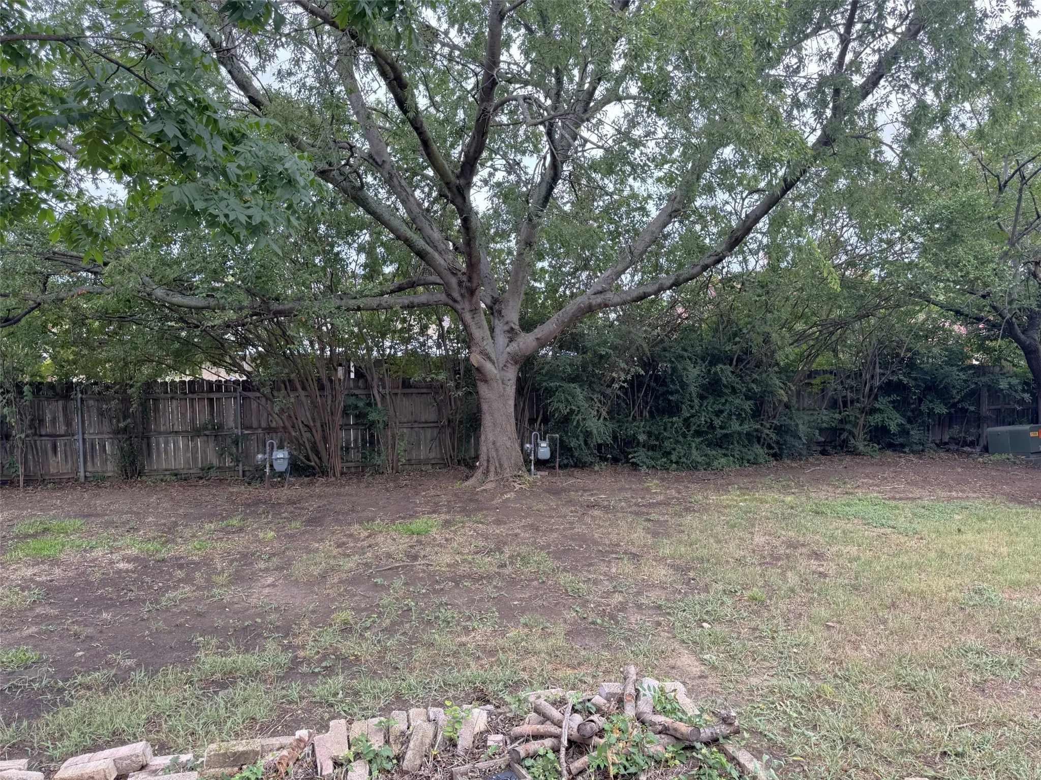 Single Family Residence For Rent in Denton County , 1706 Wisteria Street, Denton, Texas 76205, 3 Bedroom, 2 Bathroom, 2 Garage spaces, 1,493 Sqft, built in 1983, mls#21331760, Real Estate Agent in Denton, Homes For Rent in Denton county, Homes For Rent in Denton, Realtor in Denton Texas, Real Estate Brokerage Independent Realty Texas, Luminita Cordes Realtor