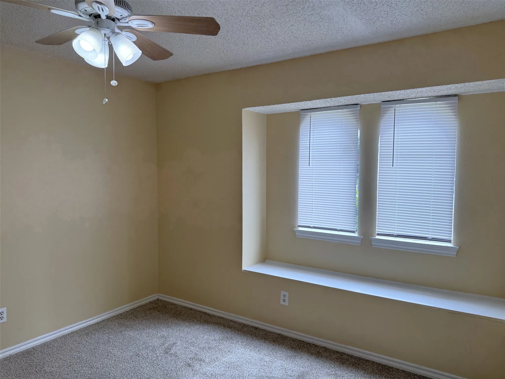 Single Family Residence For Rent in Denton County , 1706 Wisteria Street, Denton, Texas 76205, 3 Bedroom, 2 Bathroom, 2 Garage spaces, 1,493 Sqft, built in 1983, mls#21331760, Real Estate Agent in Denton, Homes For Rent in Denton county, Homes For Rent in Denton, Realtor in Denton Texas, Real Estate Brokerage Independent Realty Texas, Luminita Cordes Realtor