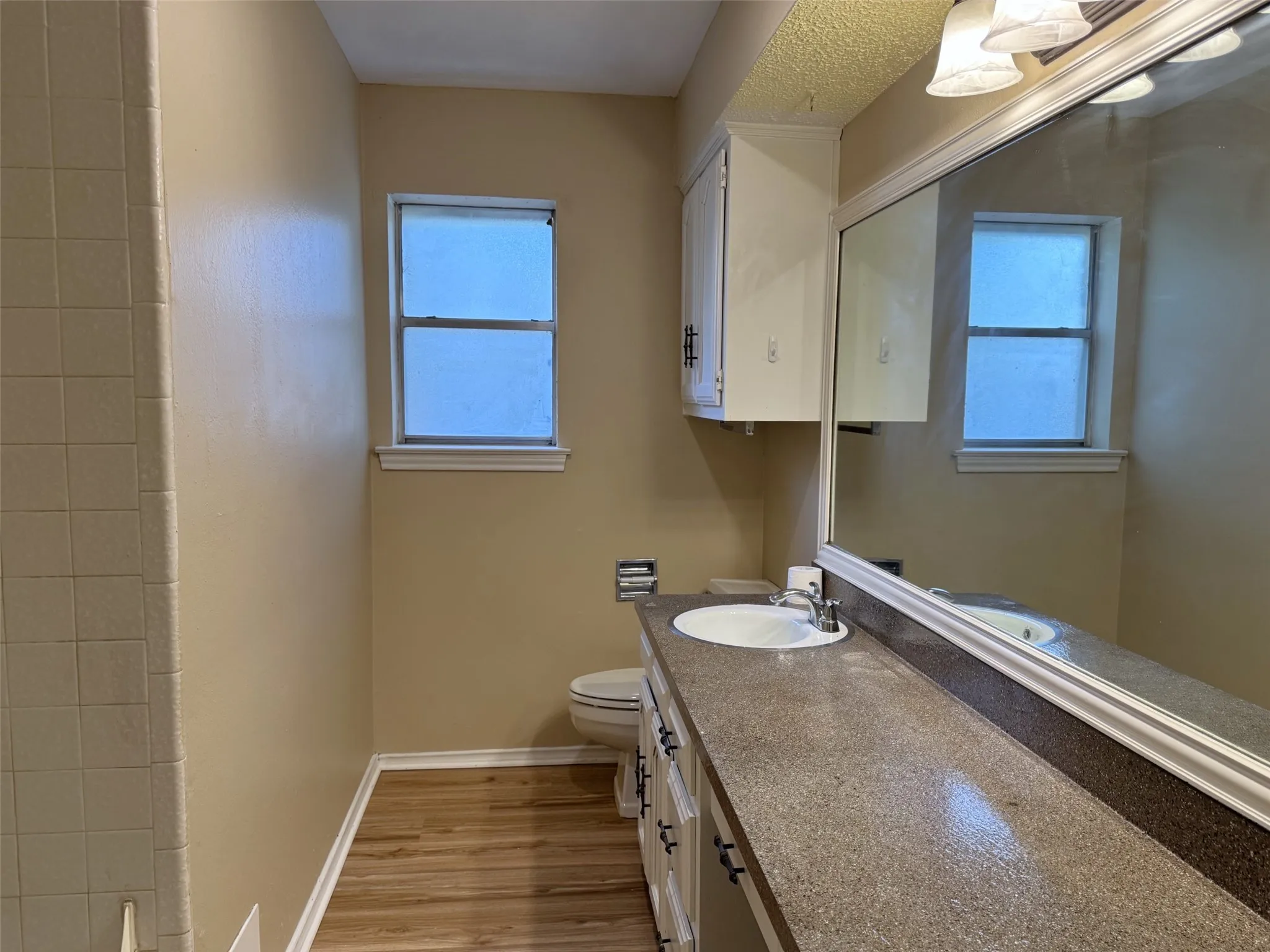 Single Family Residence For Rent in Denton County , 1706 Wisteria Street, Denton, Texas 76205, 3 Bedroom, 2 Bathroom, 2 Garage spaces, 1,493 Sqft, built in 1983, mls#21331760, Real Estate Agent in Denton, Homes For Rent in Denton county, Homes For Rent in Denton, Realtor in Denton Texas, Real Estate Brokerage Independent Realty Texas, Luminita Cordes Realtor