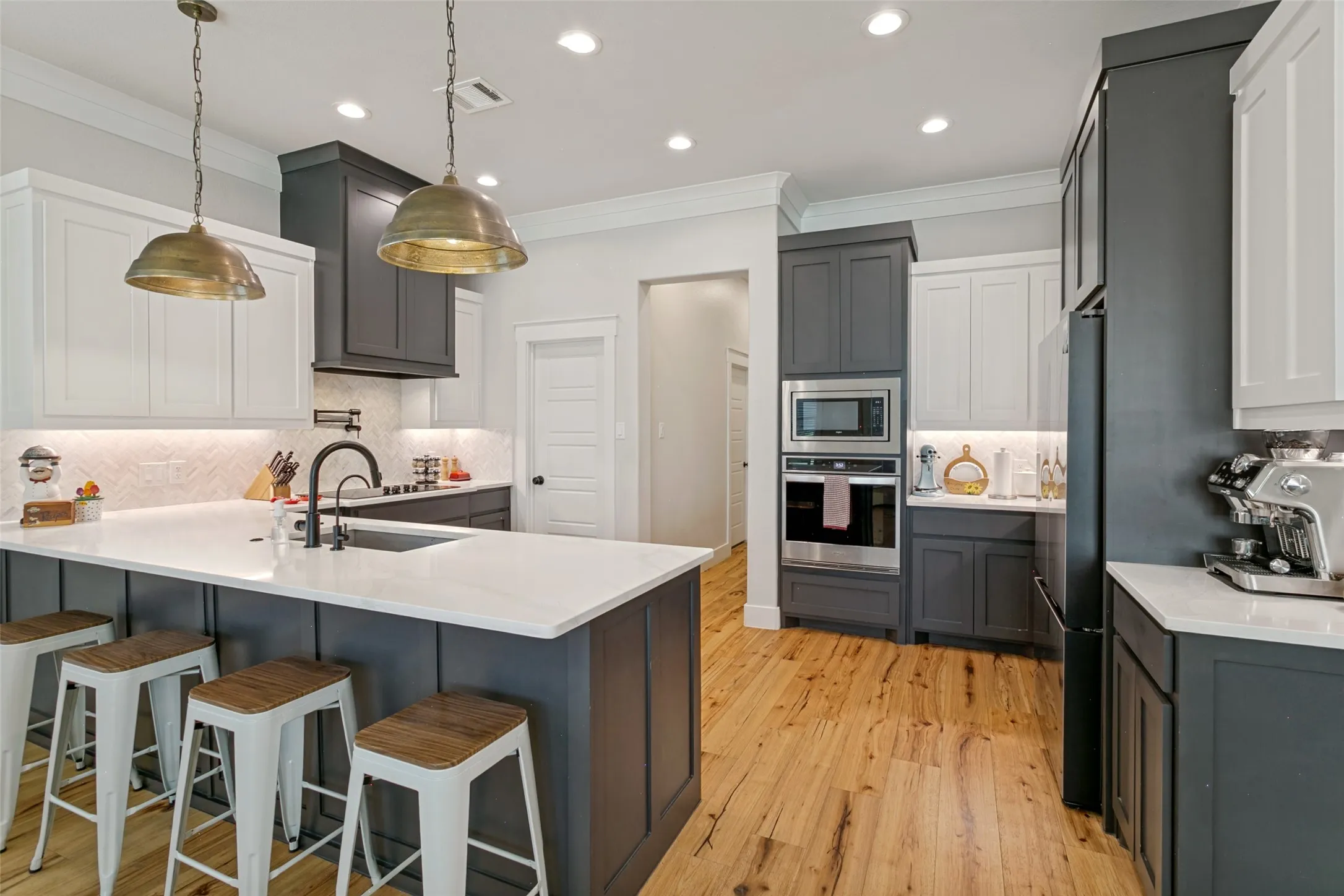 Single Family Residence For Sale in Johnson County , 104 Bent Creek Court, Cleburne, Texas 76033, 4 Bedroom, 3 Bathroom, 2 Garage spaces, 2,367 Sqft, built in 2023, mls#21317371, Real Estate Agent in Cleburne, Homes For Sale in Johnson county, Homes For Sale in Cleburne, Realtor in Cleburne Texas, Real Estate Brokerage Independent Realty Texas, Luminita Cordes Realtor