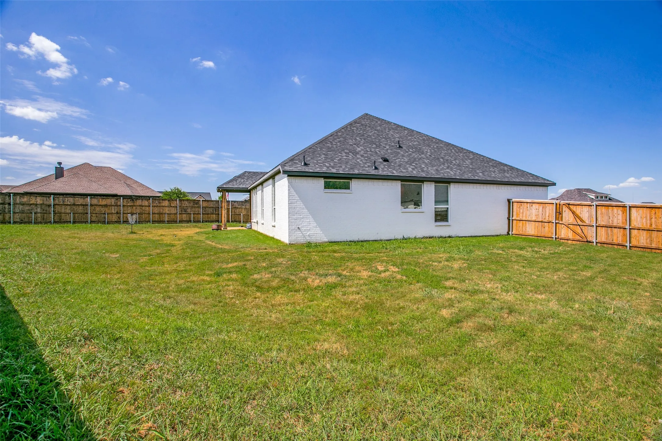 Single Family Residence For Sale in Johnson County , 104 Bent Creek Court, Cleburne, Texas 76033, 4 Bedroom, 3 Bathroom, 2 Garage spaces, 2,367 Sqft, built in 2023, mls#21317371, Real Estate Agent in Cleburne, Homes For Sale in Johnson county, Homes For Sale in Cleburne, Realtor in Cleburne Texas, Real Estate Brokerage Independent Realty Texas, Luminita Cordes Realtor