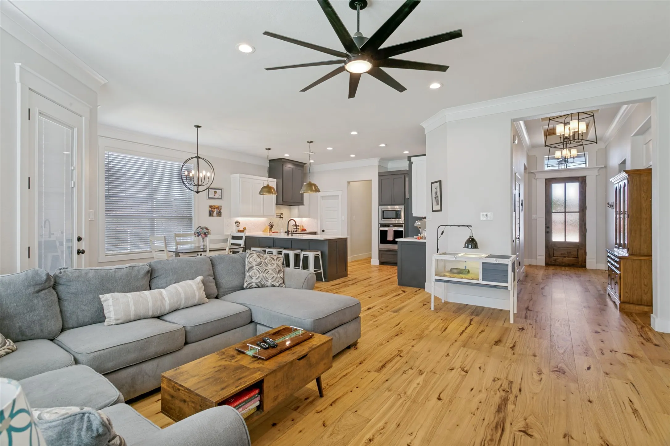 Open concept living, dining, and kitchen