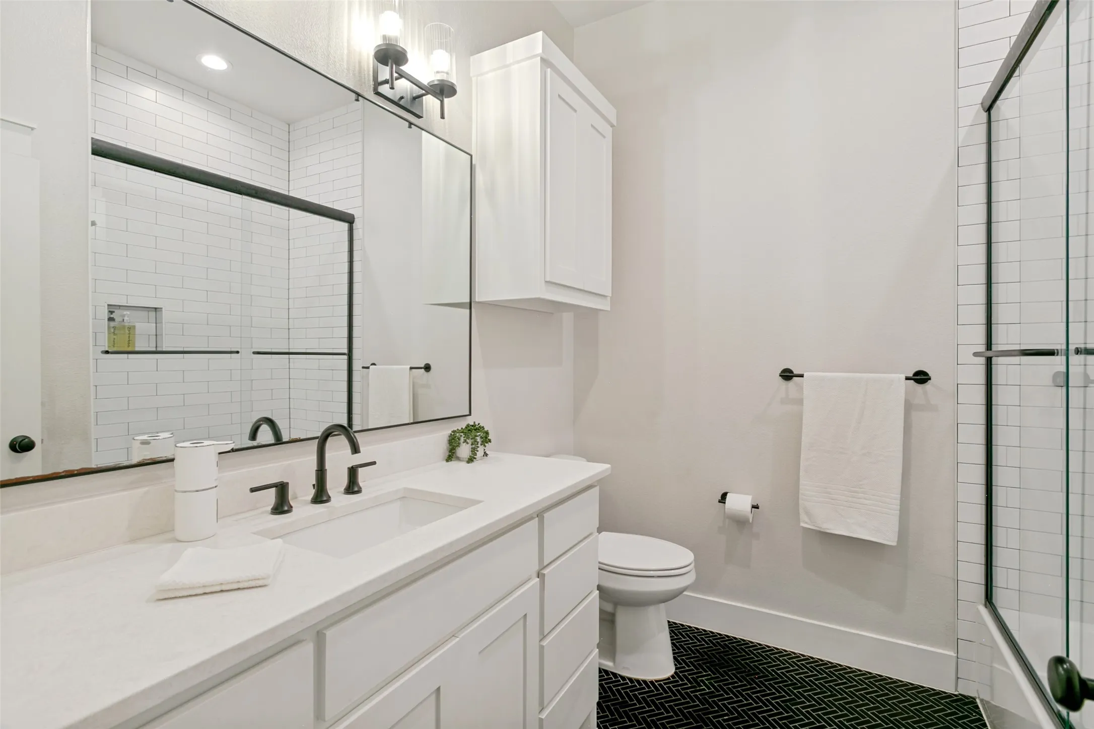 Single Family Residence For Sale in Johnson County , 104 Bent Creek Court, Cleburne, Texas 76033, 4 Bedroom, 3 Bathroom, 2 Garage spaces, 2,367 Sqft, built in 2023, mls#21317371, Real Estate Agent in Cleburne, Homes For Sale in Johnson county, Homes For Sale in Cleburne, Realtor in Cleburne Texas, Real Estate Brokerage Independent Realty Texas, Luminita Cordes Realtor