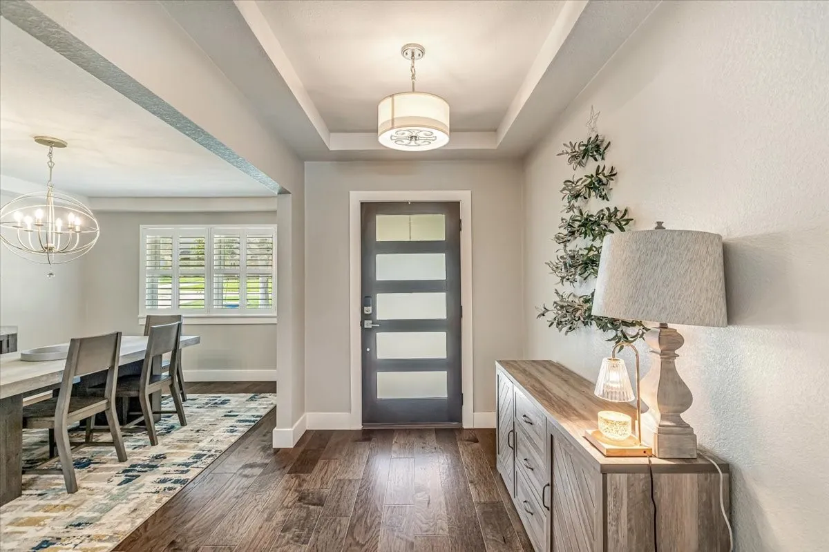 Single Family Residence For Sale in Denton County , 27 Crestwood Drive, Trophy Club, Texas 76262, 4 Bedroom, 3 Bathroom, 2 Garage spaces, 2,792 Sqft, built in 1982, mls#21331789, Real Estate Agent in Trophy Club, Homes For Sale in Denton county, Homes For Sale in Trophy Club, Realtor in Trophy Club Texas, Real Estate Brokerage Independent Realty Texas, Luminita Cordes Realtor