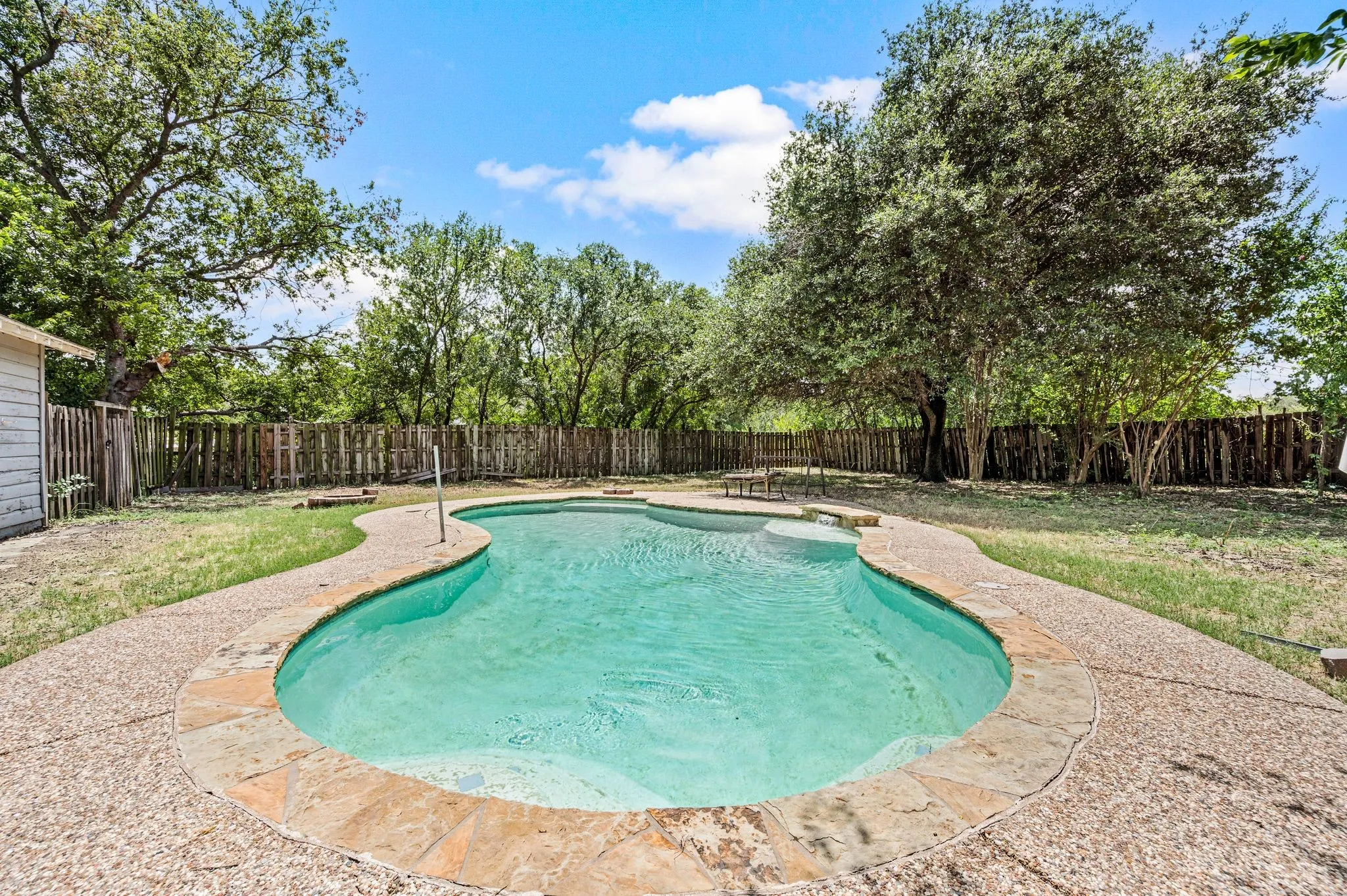 Single Family Residence For Sale in Tarrant County , 3501 Eastridge Drive, Haltom City, Texas 76117, 3 Bedroom, 2 Bathroom, Garage spaces, 1,210 Sqft, built in 1958, mls#21330572, Real Estate Agent in Haltom City, Homes For Sale in Tarrant county, Homes For Sale in Haltom City, Realtor in Haltom City Texas, Real Estate Brokerage Independent Realty Texas, Luminita Cordes Realtor