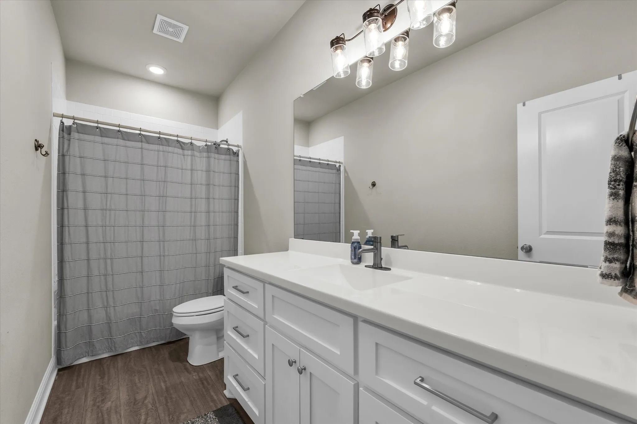 Single Family Residence For Sale in Mc Lennan County , 132 Swan Lake, Waco, Texas 76708, 3 Bedroom, 2 Bathroom, 2 Garage spaces, 1,705 Sqft, built in 2020, mls#21329446, Real Estate Agent in Waco, Homes For Sale in Mc Lennan county, Homes For Sale in Waco, Realtor in Waco Texas, Real Estate Brokerage Independent Realty Texas, Luminita Cordes Realtor