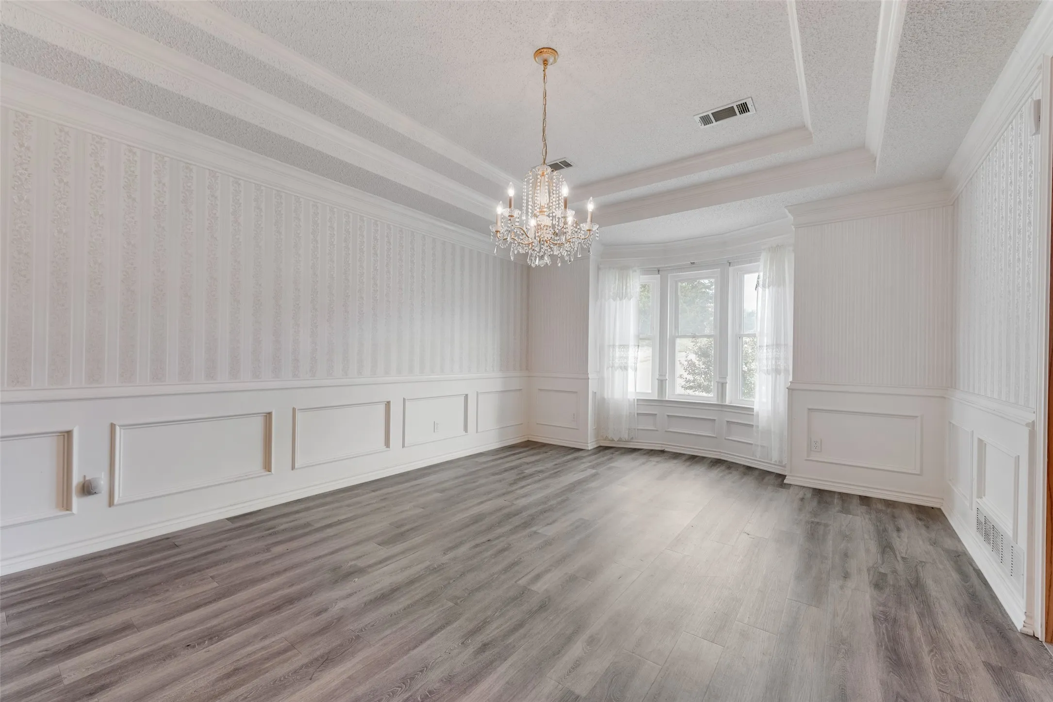 Farm For Sale in Ellis County , 235 Taylor Road, Waxahachie, Texas 75165, 3 Bedroom, 4 Bathroom, 3 Garage spaces, 3,771 Sqft, built in 1987, mls#21331111, Real Estate Agent in Waxahachie, Homes For Sale in Ellis county, Homes For Sale in Waxahachie, Realtor in Waxahachie Texas, Real Estate Brokerage Independent Realty Texas, Luminita Cordes Realtor