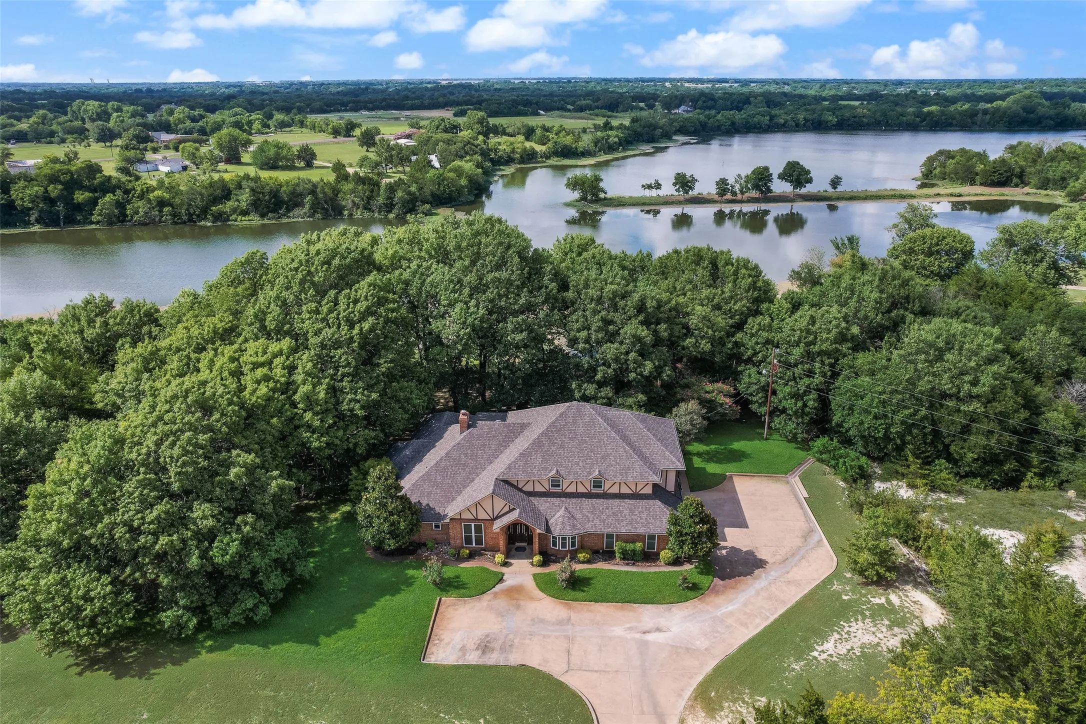 Farm For Sale in Ellis County , 235 Taylor Road, Waxahachie, Texas 75165, 3 Bedroom, 4 Bathroom, 3 Garage spaces, 3,771 Sqft, built in 1987, mls#21331111, Real Estate Agent in Waxahachie, Homes For Sale in Ellis county, Homes For Sale in Waxahachie, Realtor in Waxahachie Texas, Real Estate Brokerage Independent Realty Texas, Luminita Cordes Realtor