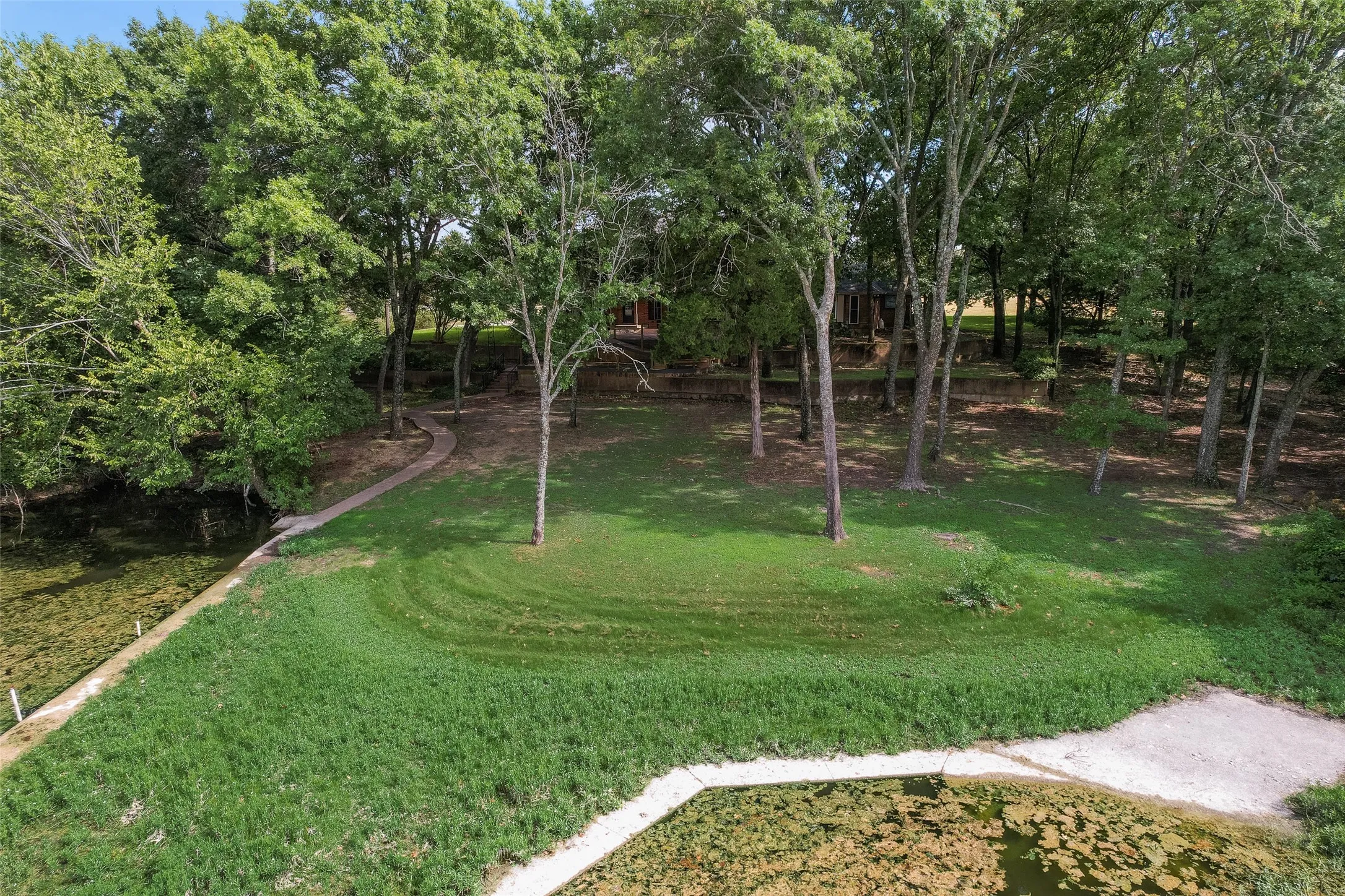Farm For Sale in Ellis County , 235 Taylor Road, Waxahachie, Texas 75165, 3 Bedroom, 4 Bathroom, 3 Garage spaces, 3,771 Sqft, built in 1987, mls#21331111, Real Estate Agent in Waxahachie, Homes For Sale in Ellis county, Homes For Sale in Waxahachie, Realtor in Waxahachie Texas, Real Estate Brokerage Independent Realty Texas, Luminita Cordes Realtor