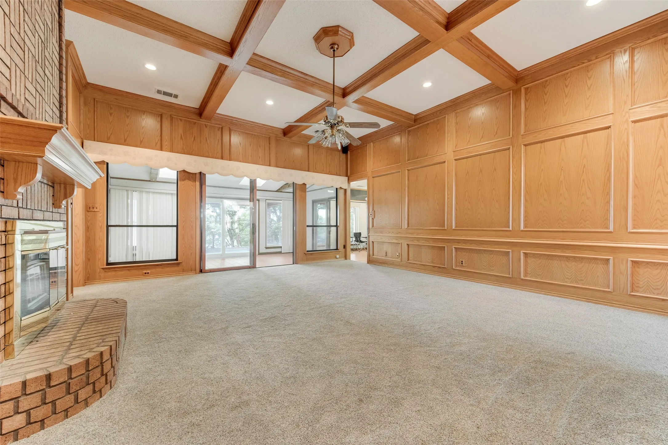 Farm For Sale in Ellis County , 235 Taylor Road, Waxahachie, Texas 75165, 3 Bedroom, 4 Bathroom, 3 Garage spaces, 3,771 Sqft, built in 1987, mls#21331111, Real Estate Agent in Waxahachie, Homes For Sale in Ellis county, Homes For Sale in Waxahachie, Realtor in Waxahachie Texas, Real Estate Brokerage Independent Realty Texas, Luminita Cordes Realtor