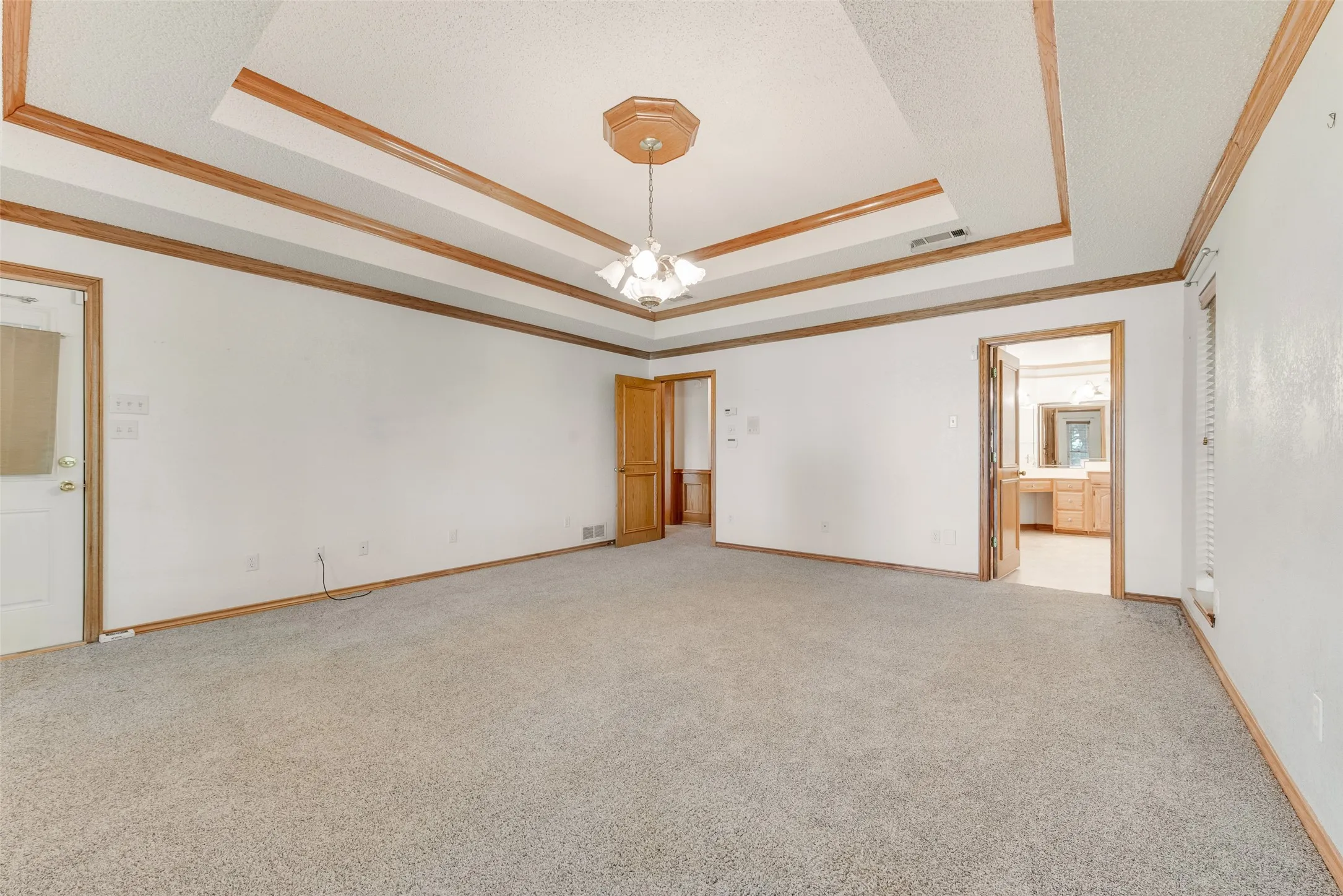 Farm For Sale in Ellis County , 235 Taylor Road, Waxahachie, Texas 75165, 3 Bedroom, 4 Bathroom, 3 Garage spaces, 3,771 Sqft, built in 1987, mls#21331111, Real Estate Agent in Waxahachie, Homes For Sale in Ellis county, Homes For Sale in Waxahachie, Realtor in Waxahachie Texas, Real Estate Brokerage Independent Realty Texas, Luminita Cordes Realtor