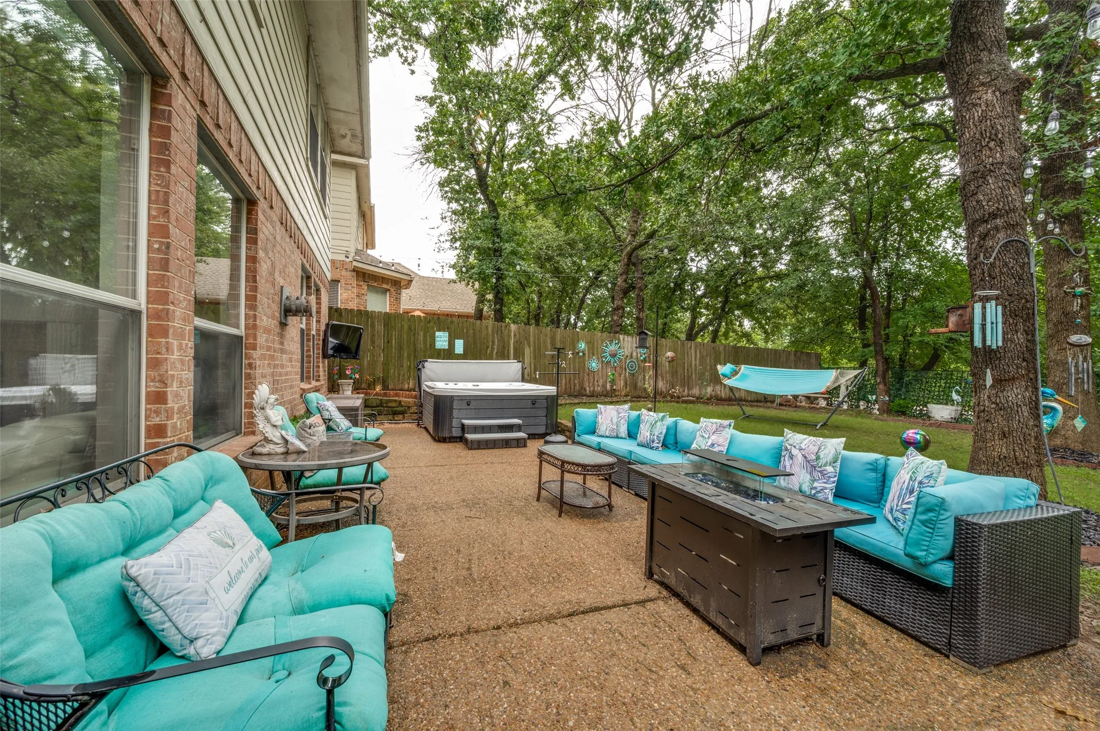 The backyard patio is a private space that overlooks corp of engineer property and a small quiet street. The lake is just a stones throw away and offers many opportunities for wildlife to be spotted and heard daily.