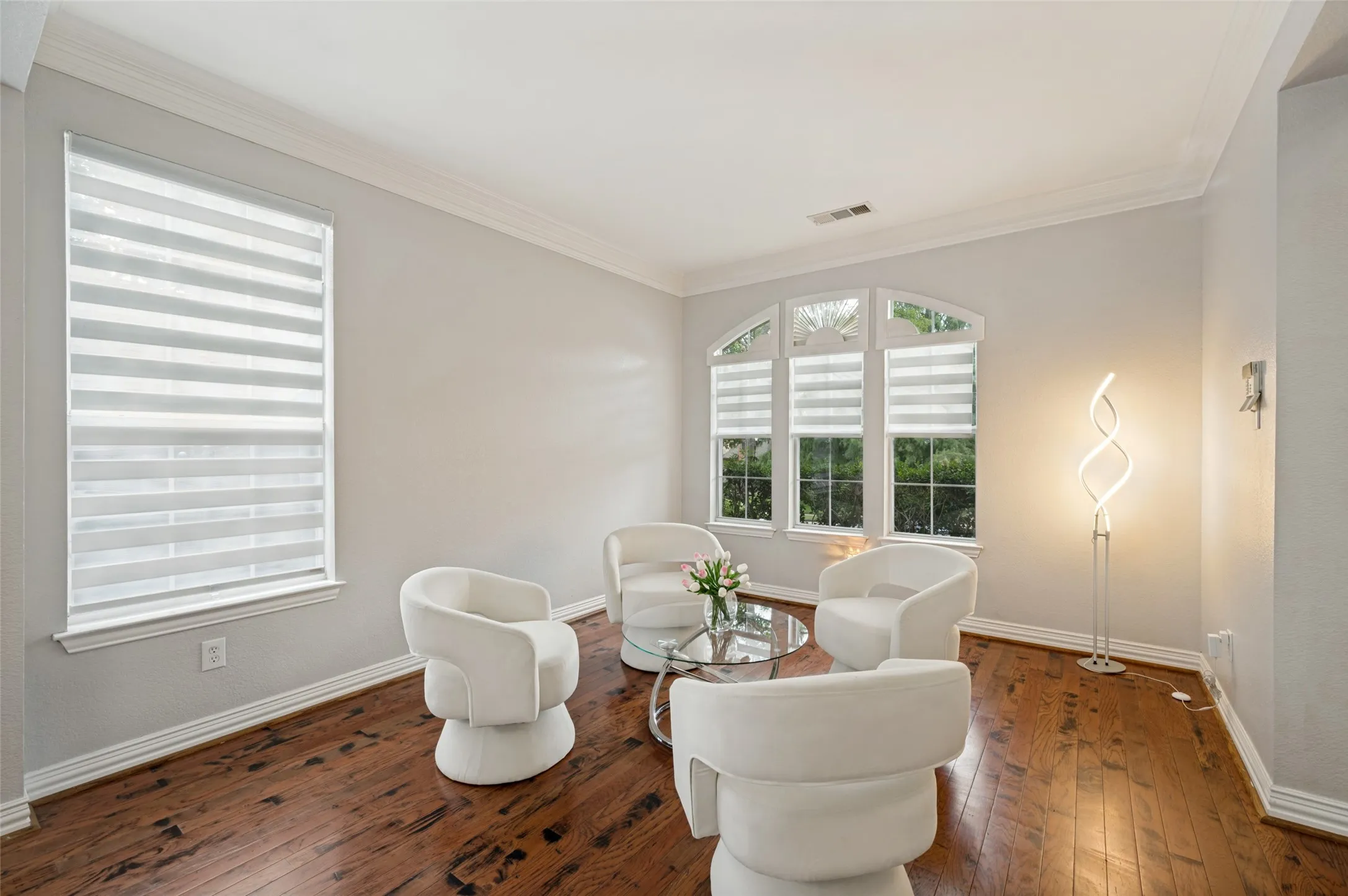 Single Family Residence For Sale in Denton County , 117 Red Bluff Drive, Hickory Creek, Texas 75065, 5 Bedroom, 3 Bathroom, 2 Garage spaces, 2,859 Sqft, built in 2000, mls#21322133, Real Estate Agent in Hickory Creek, Homes For Sale in Denton county, Homes For Sale in Hickory Creek, Realtor in Hickory Creek Texas, Real Estate Brokerage Independent Realty Texas, Luminita Cordes Realtor
