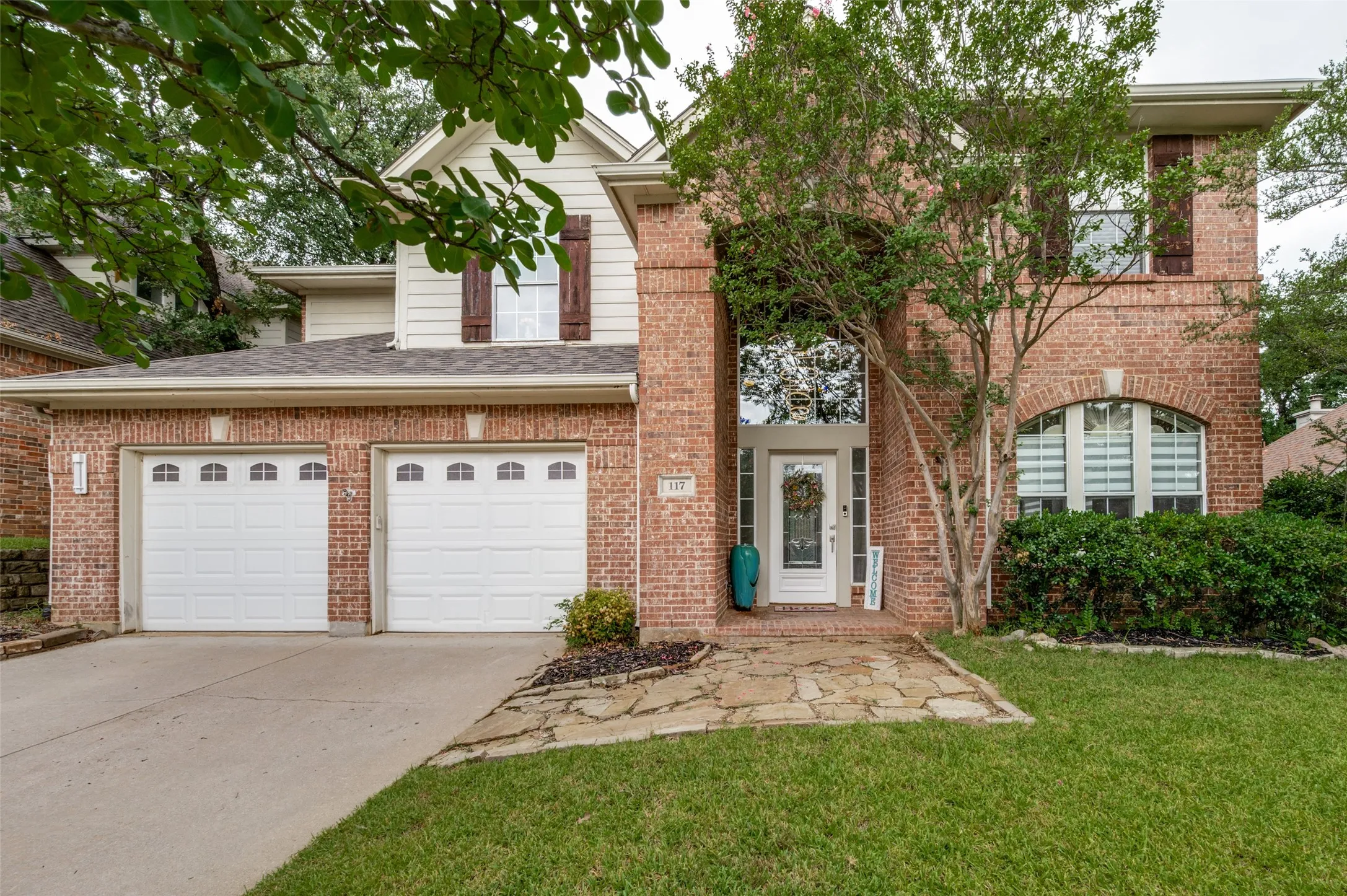 Single Family Residence For Sale in Denton County , 117 Red Bluff Drive, Hickory Creek, Texas 75065, 5 Bedroom, 3 Bathroom, 2 Garage spaces, 2,859 Sqft, built in 2000, mls#21322133, Real Estate Agent in Hickory Creek, Homes For Sale in Denton county, Homes For Sale in Hickory Creek, Realtor in Hickory Creek Texas, Real Estate Brokerage Independent Realty Texas, Luminita Cordes Realtor