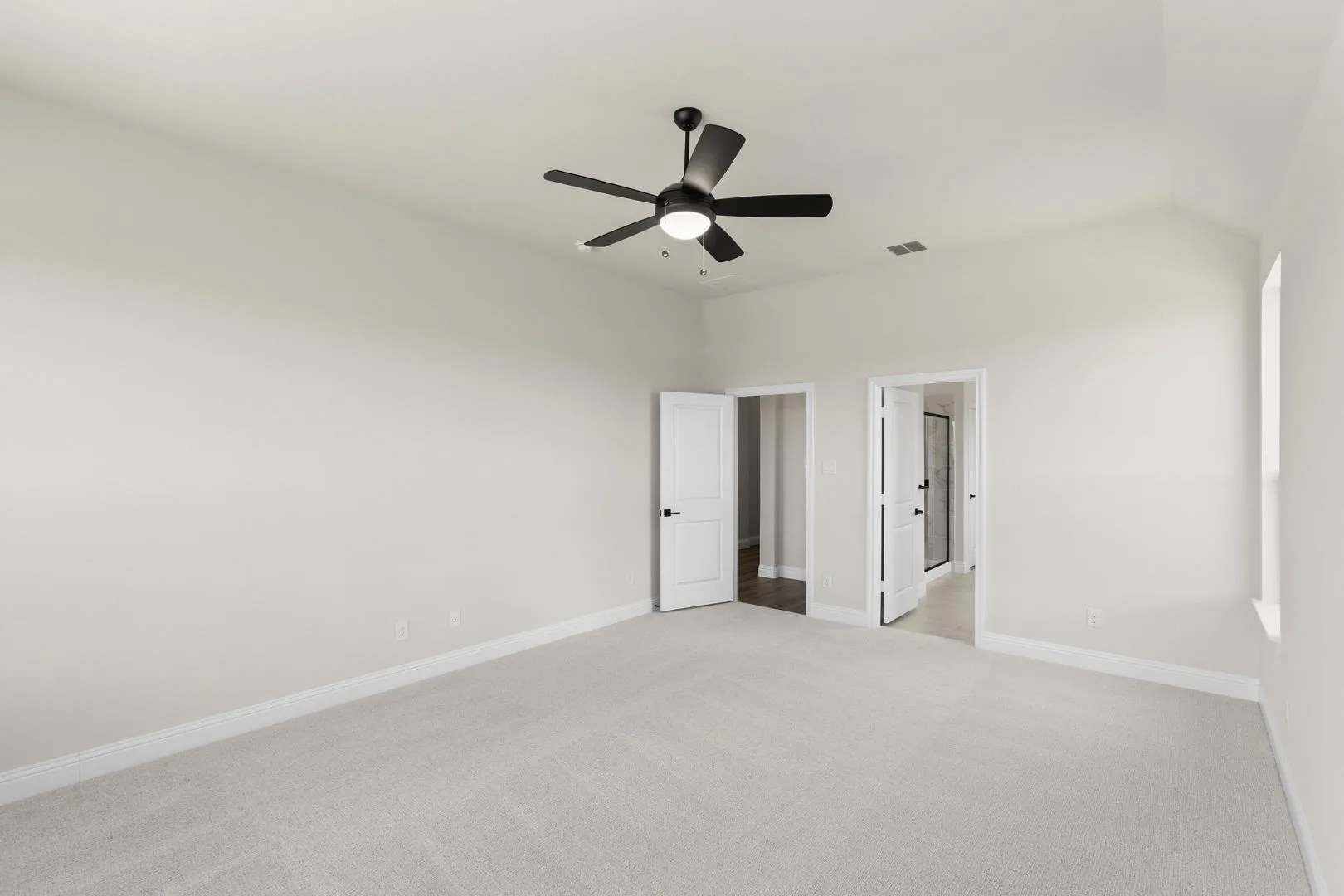 DFW-Coyote Crossing-Concept 2622-112 Golden Jackal Court-Primary Suite-Risewell Homes-2