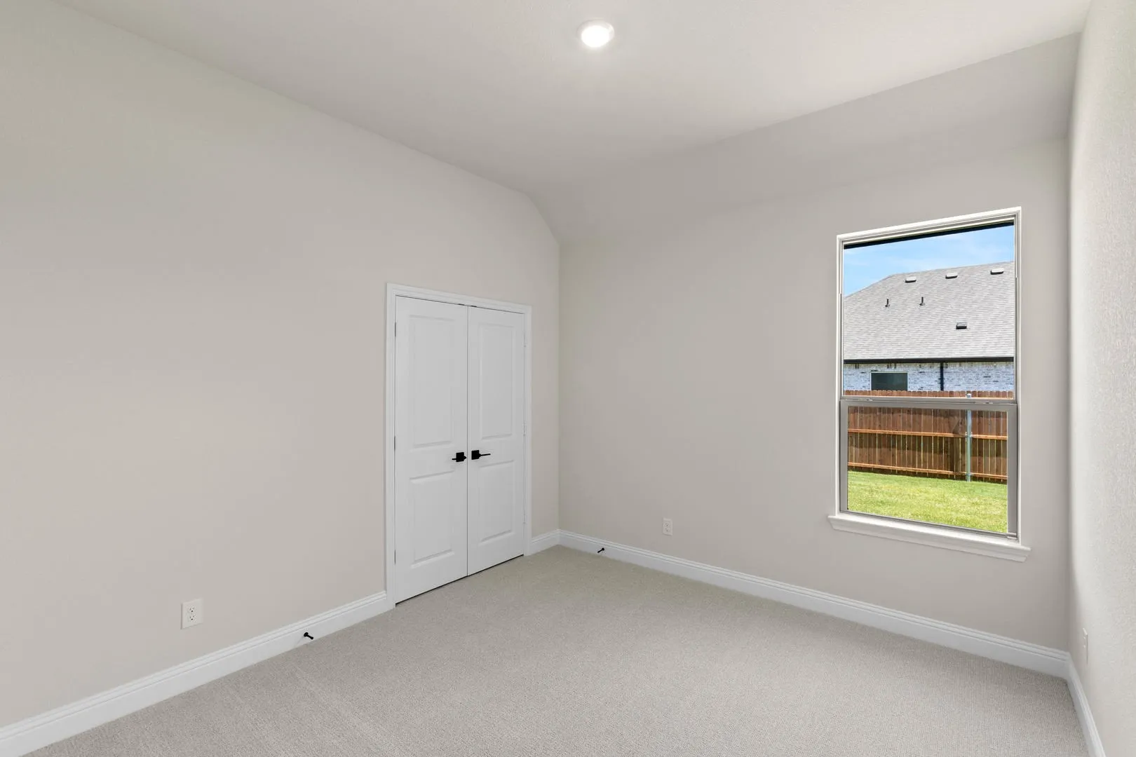 DFW-Coyote Crossing-Concept 2622-112 Golden Jackal Court-Bedroom-Risewell Homes-1