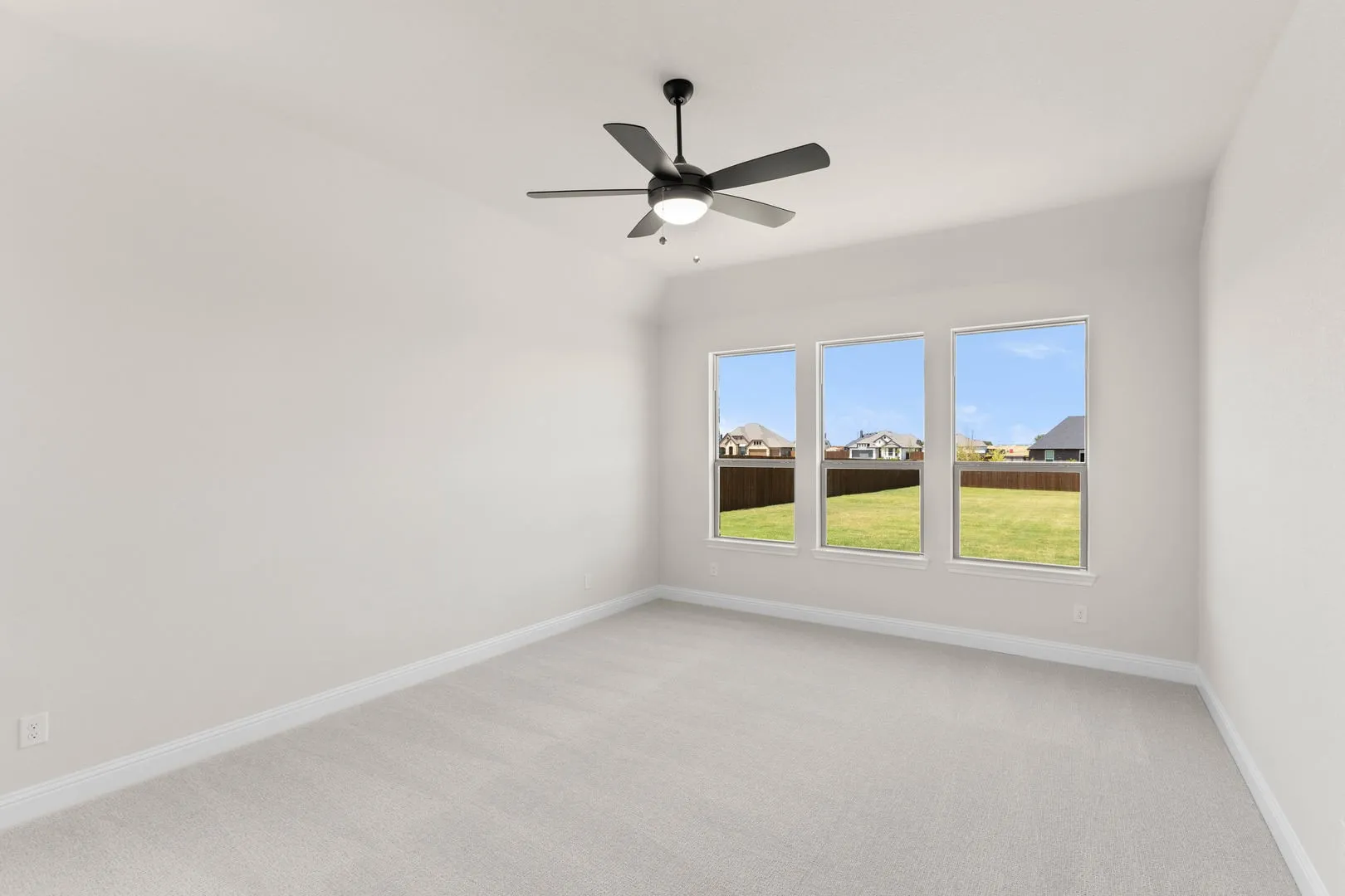 DFW-Coyote Crossing-Concept 2622-112 Golden Jackal Court-Primary Suite-Risewell Homes-1