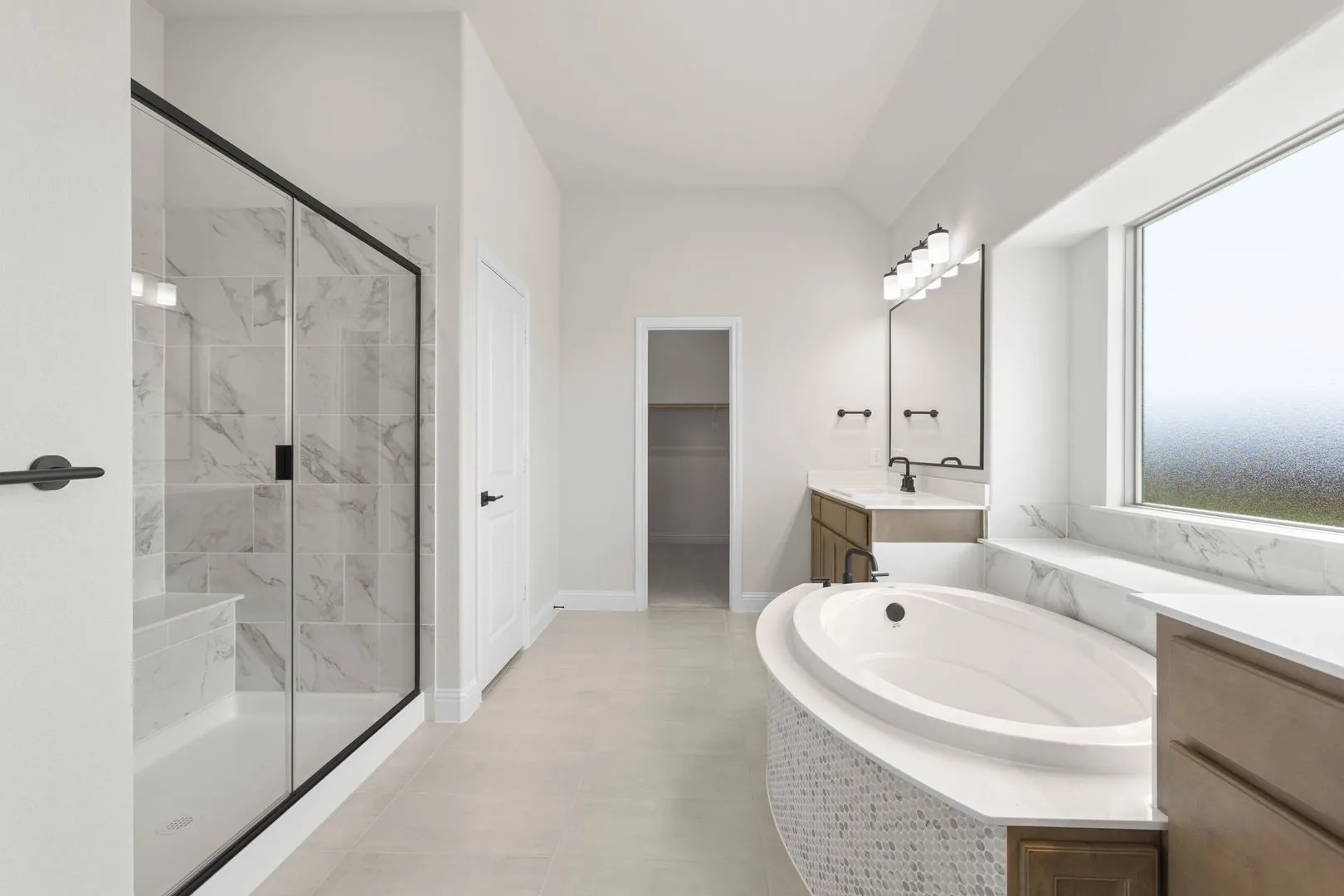 DFW-Coyote Crossing-Concept 2622-112 Golden Jackal Court-Primary Suite-Risewell Homes-3