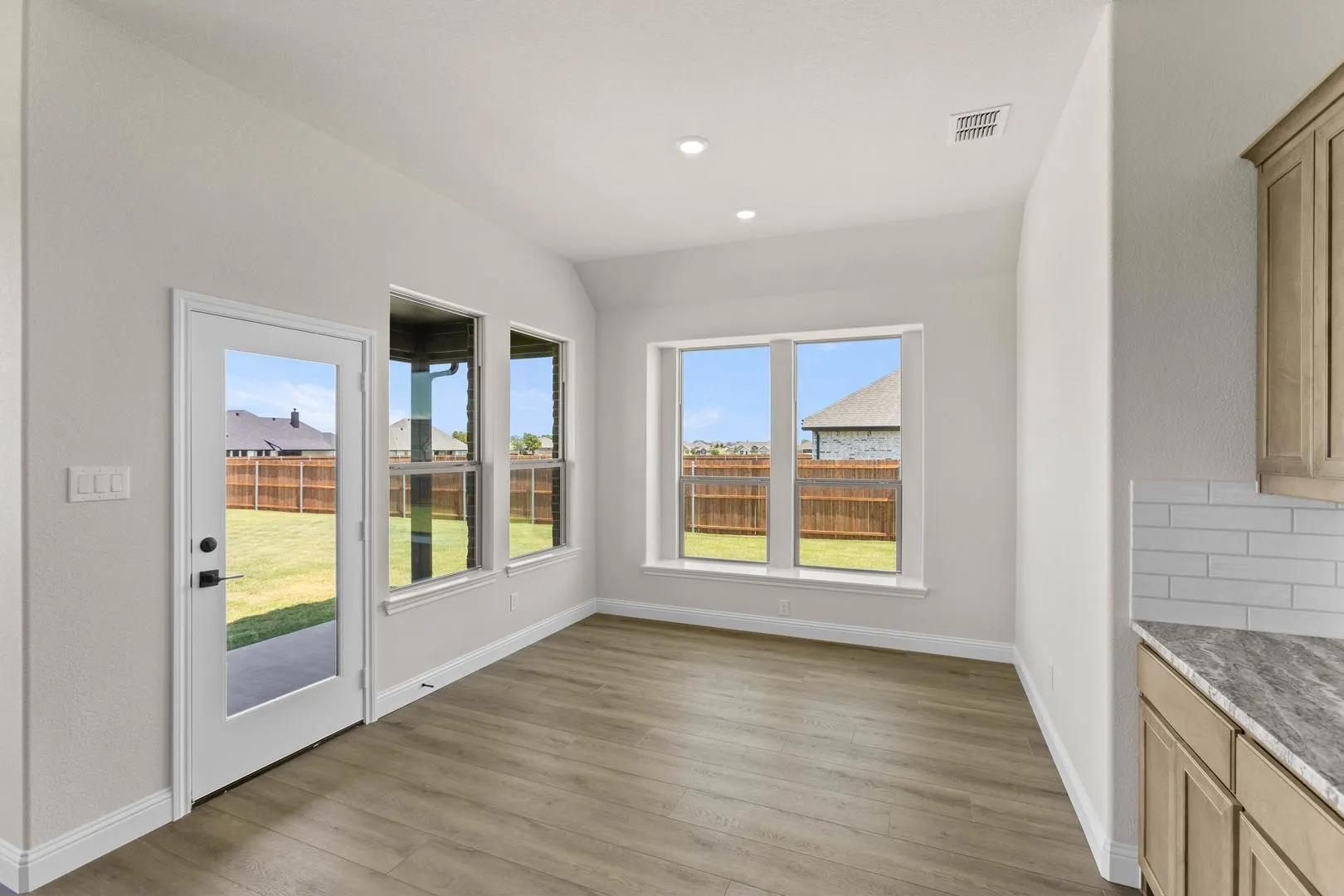 DFW-Coyote Crossing-Concept 2622-112 Golden Jackal Court-Dining-Risewell Homes-1