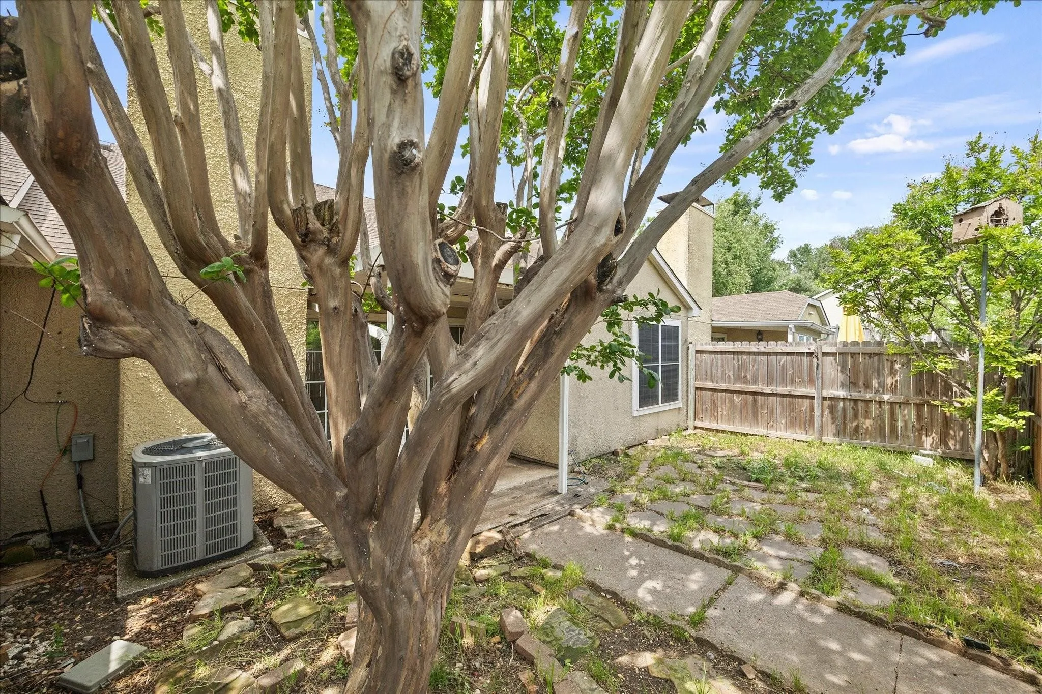 Townhouse For Rent in Dallas County , 2504 Brook Hollow Court, Mesquite, Texas 75150, 3 Bedroom, 2 Bathroom, 1 Garage spaces, 1,498 Sqft, built in 1983, mls#21331795, Real Estate Agent in Mesquite, Homes For Rent in Dallas county, Homes For Rent in Mesquite, Realtor in Mesquite Texas, Real Estate Brokerage Independent Realty Texas, Luminita Cordes Realtor