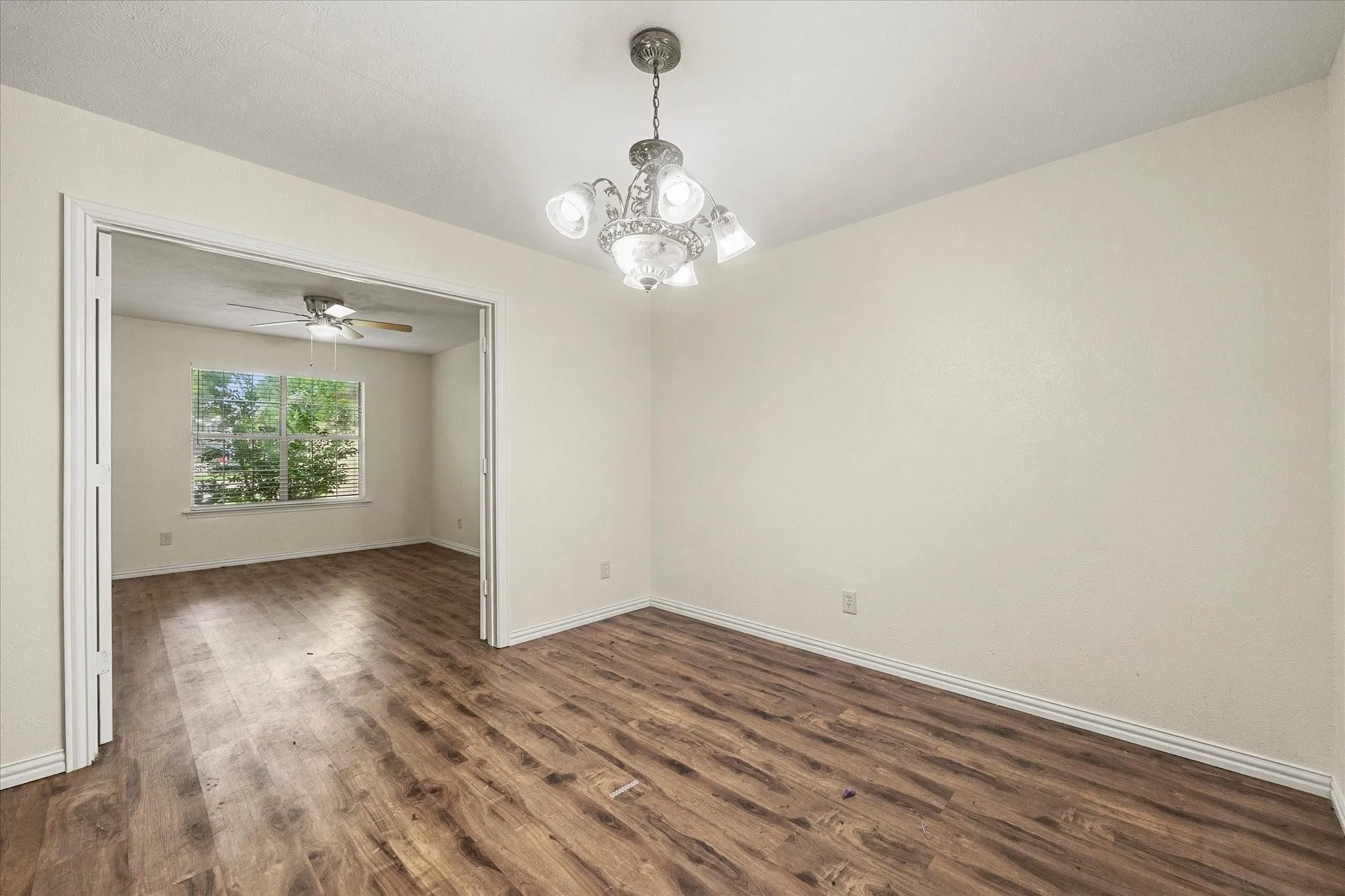 Townhouse For Rent in Dallas County , 2504 Brook Hollow Court, Mesquite, Texas 75150, 3 Bedroom, 2 Bathroom, 1 Garage spaces, 1,498 Sqft, built in 1983, mls#21331795, Real Estate Agent in Mesquite, Homes For Rent in Dallas county, Homes For Rent in Mesquite, Realtor in Mesquite Texas, Real Estate Brokerage Independent Realty Texas, Luminita Cordes Realtor