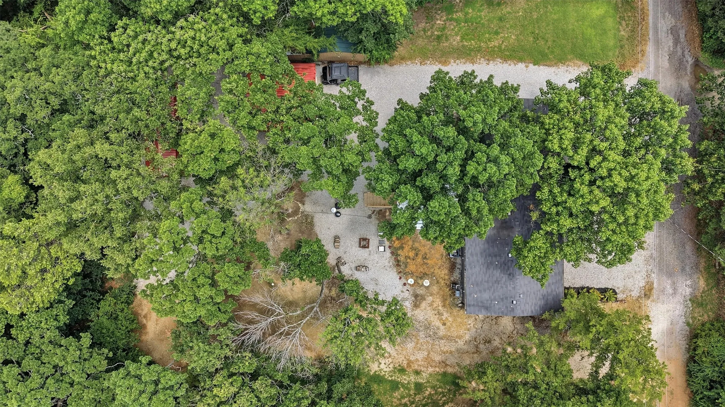 Single Family Residence For Sale in Grayson County , 41 Missouri Avenue, Pottsboro, Texas 75076, 3 Bedroom, 2 Bathroom, 2 Garage spaces, 1,655 Sqft, built in 2004, mls#21331822, Real Estate Agent in Pottsboro, Homes For Sale in Grayson county, Homes For Sale in Pottsboro, Realtor in Pottsboro Texas, Real Estate Brokerage Independent Realty Texas, Luminita Cordes Realtor