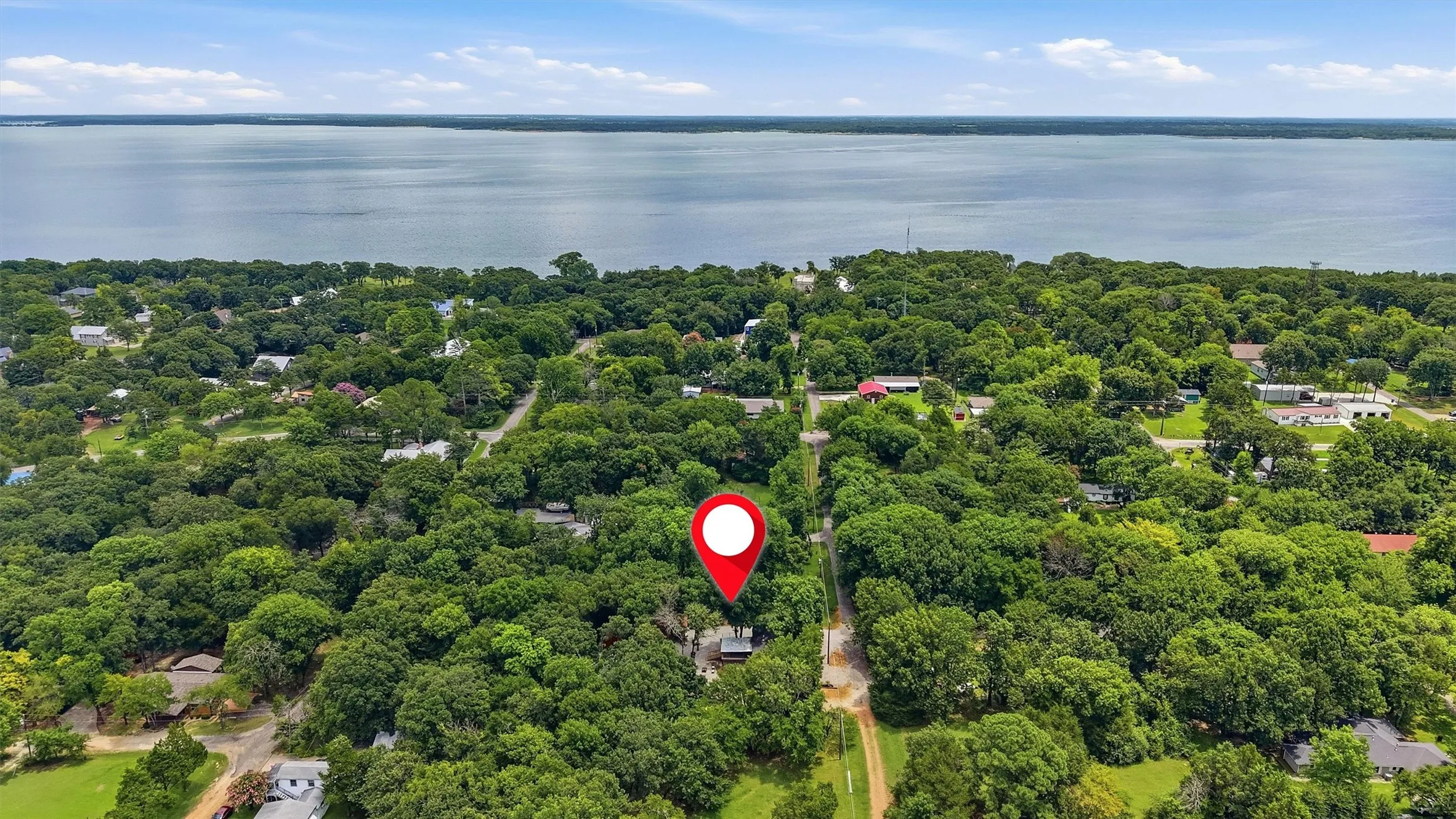 Single Family Residence For Sale in Grayson County , 41 Missouri Avenue, Pottsboro, Texas 75076, 3 Bedroom, 2 Bathroom, 2 Garage spaces, 1,655 Sqft, built in 2004, mls#21331822, Real Estate Agent in Pottsboro, Homes For Sale in Grayson county, Homes For Sale in Pottsboro, Realtor in Pottsboro Texas, Real Estate Brokerage Independent Realty Texas, Luminita Cordes Realtor
